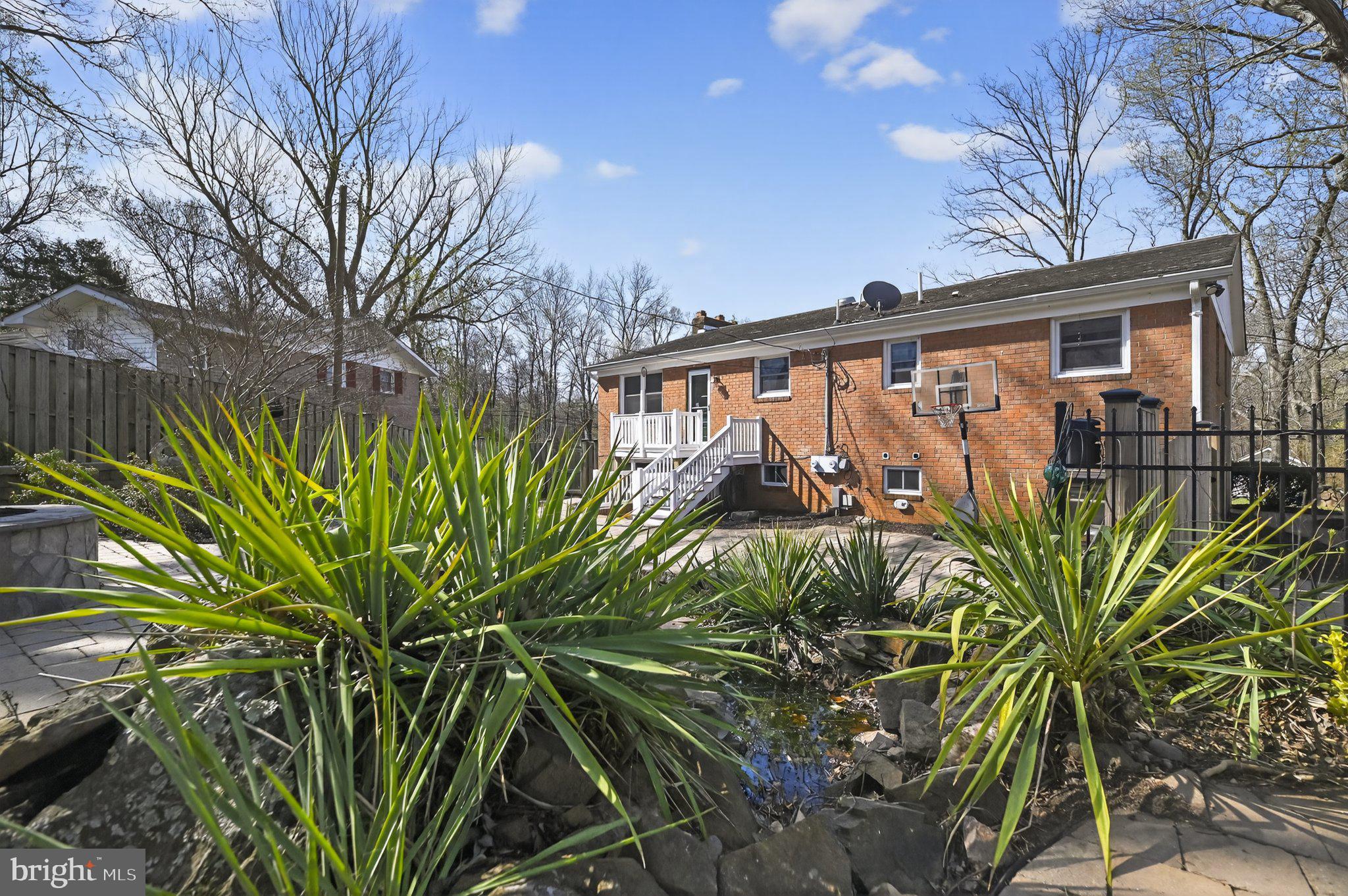 POST ROAD VILLAGE - Residential