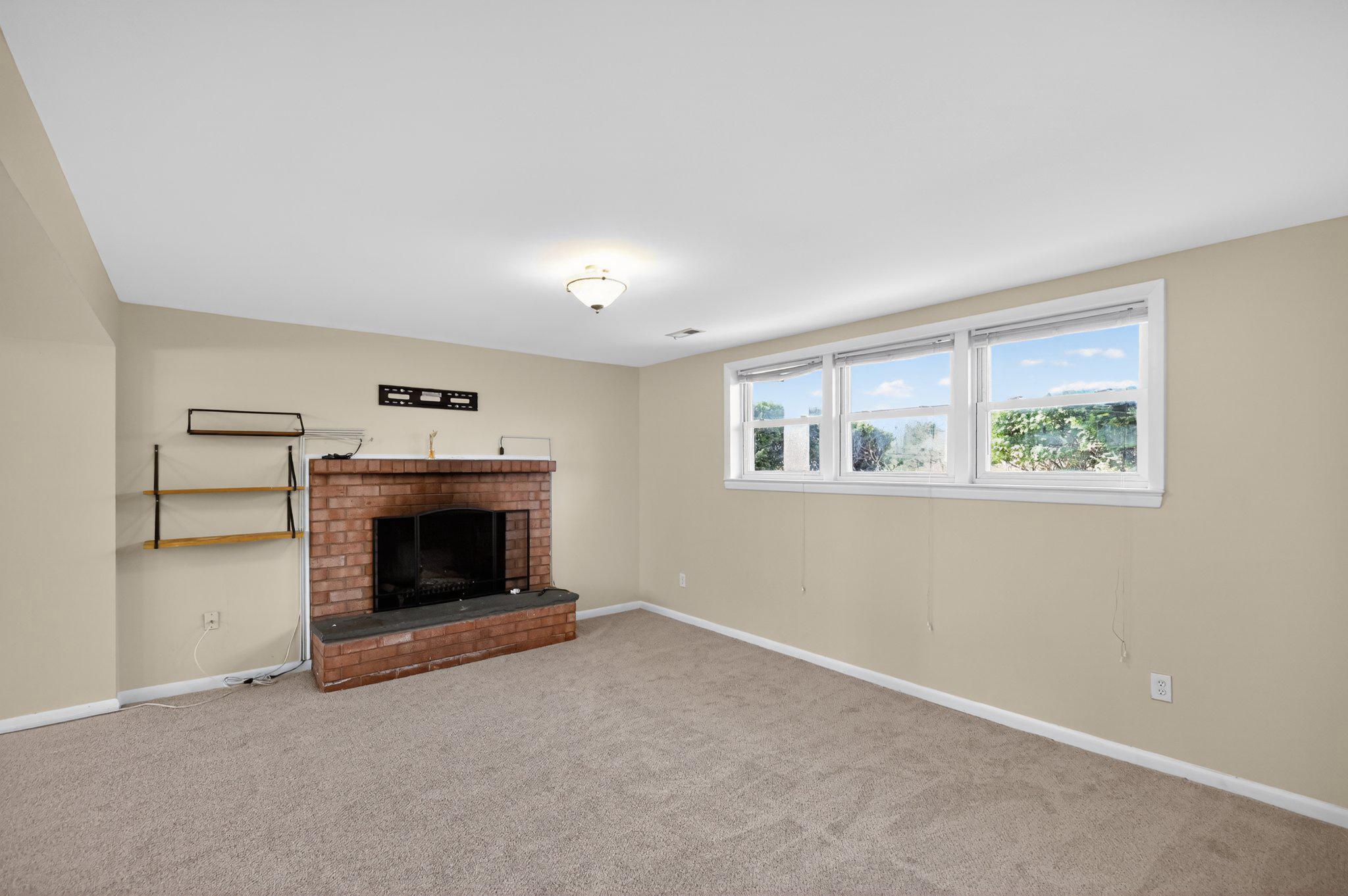 POST ROAD VILLAGE - Residential