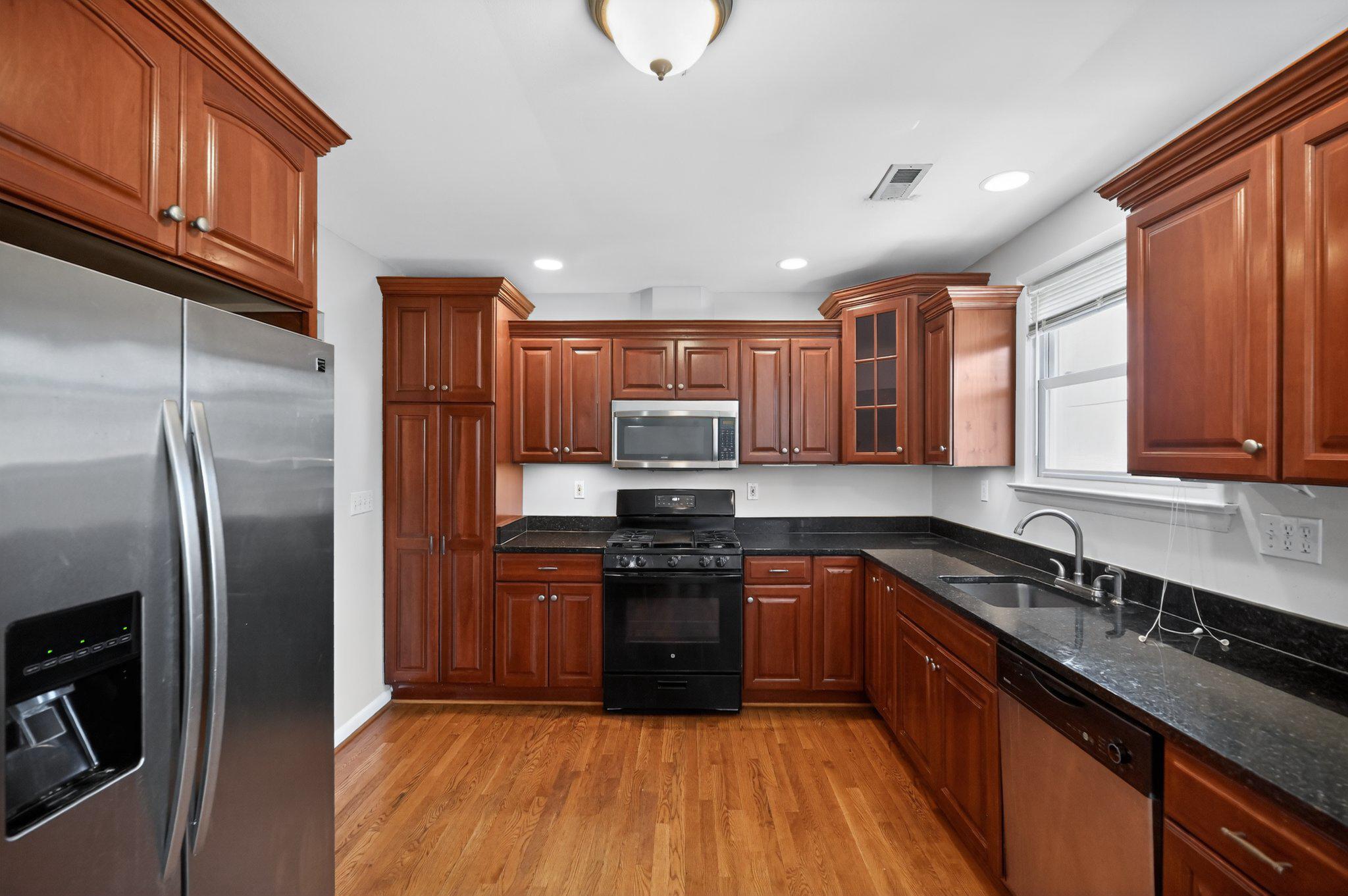 POST ROAD VILLAGE - Residential