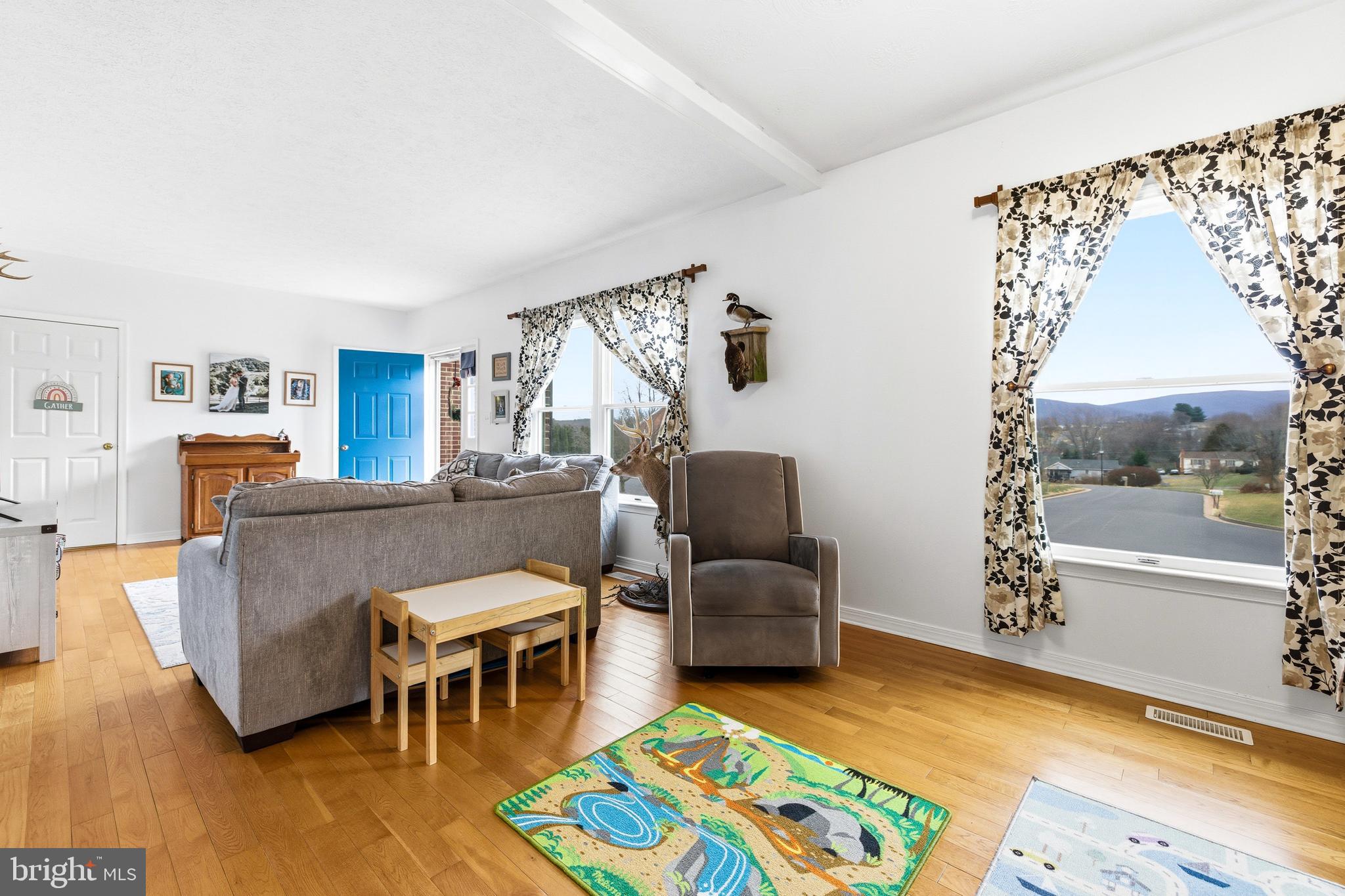 SUNRISE HILL - Residential