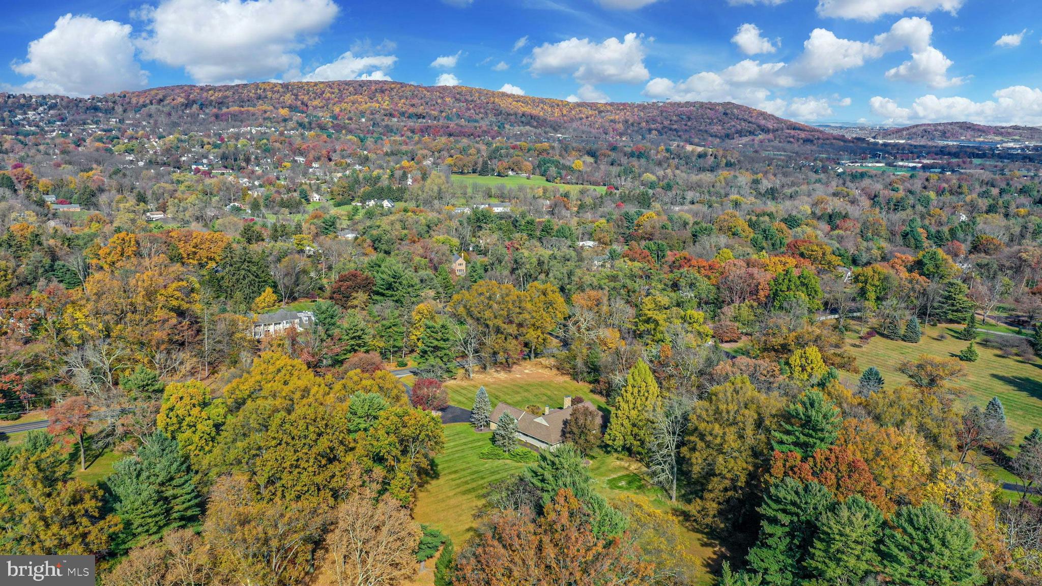 WEYHILL CONDO - Residential