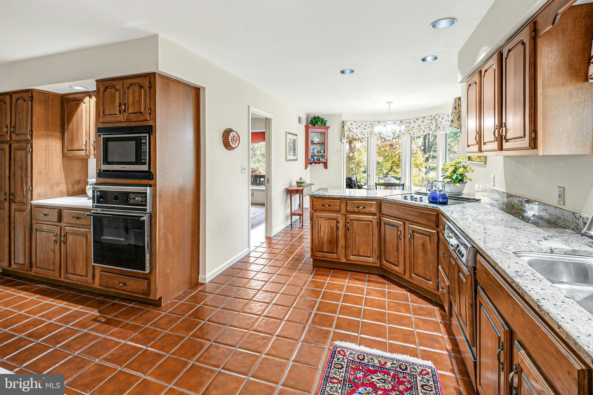 WEYHILL CONDO - Residential