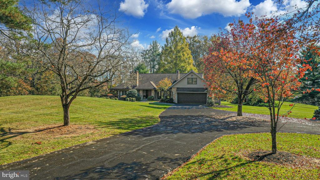 Photo of 1588 Saucon Valley Road, BETHLEHEM, PA 18015 (MLS # PANH2009402)