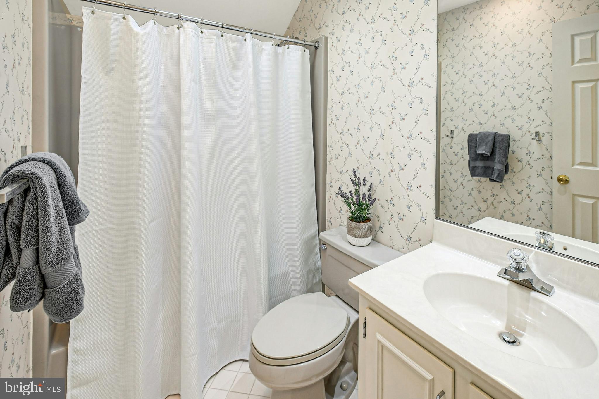 WEYHILL CONDO - Residential