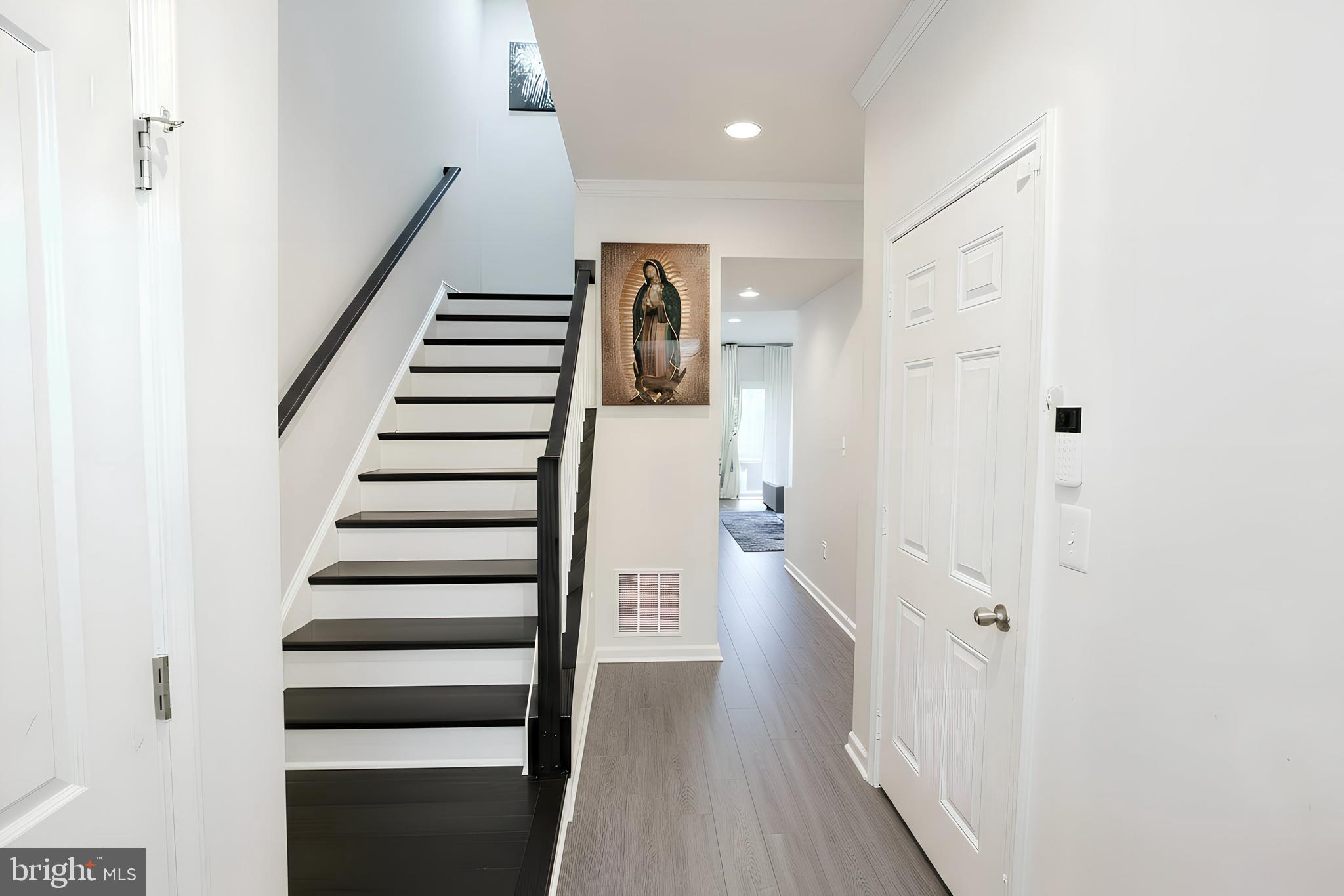 VISTA GARDENS - Residential Lease