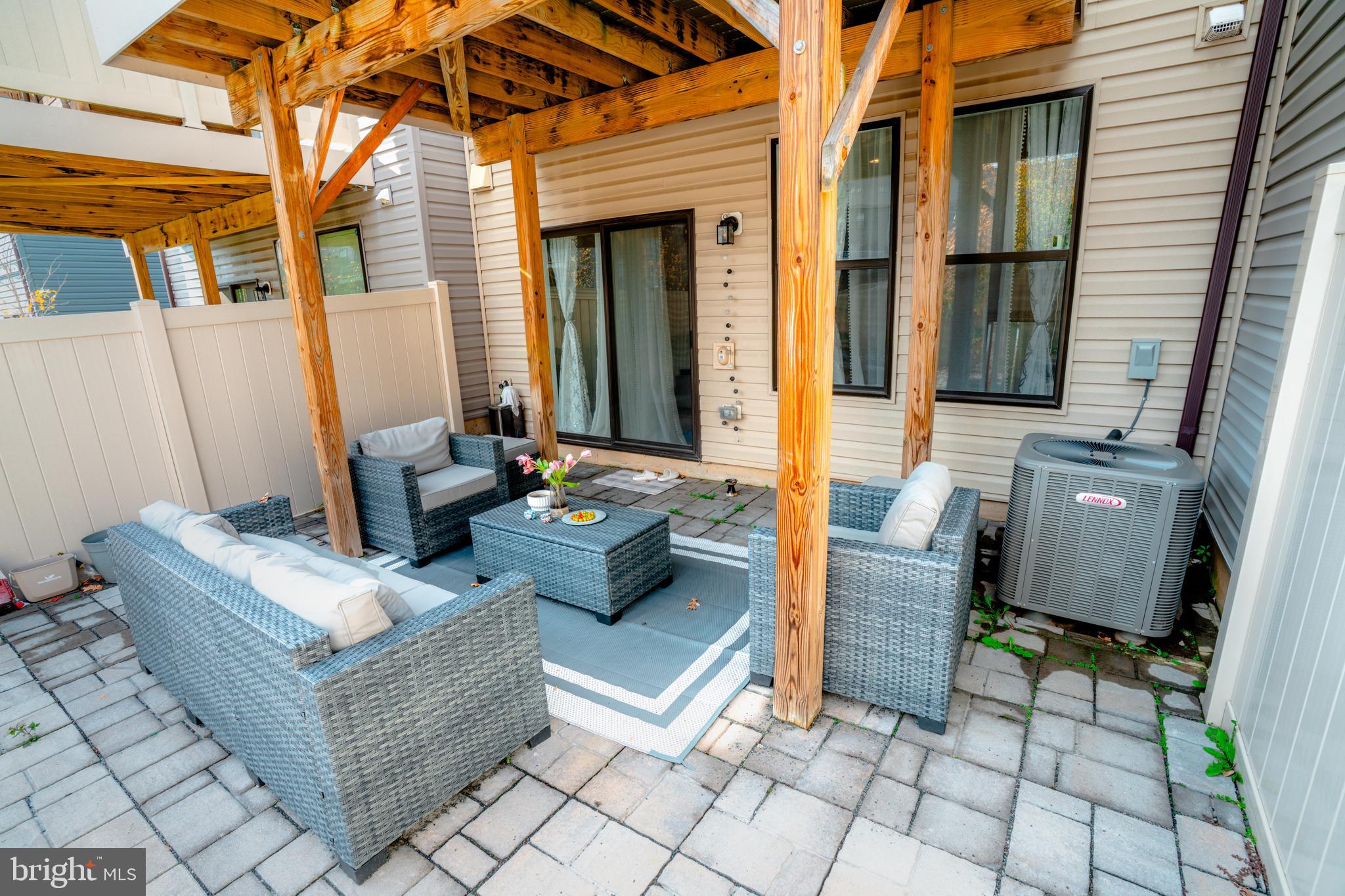 VISTA GARDENS - Residential Lease