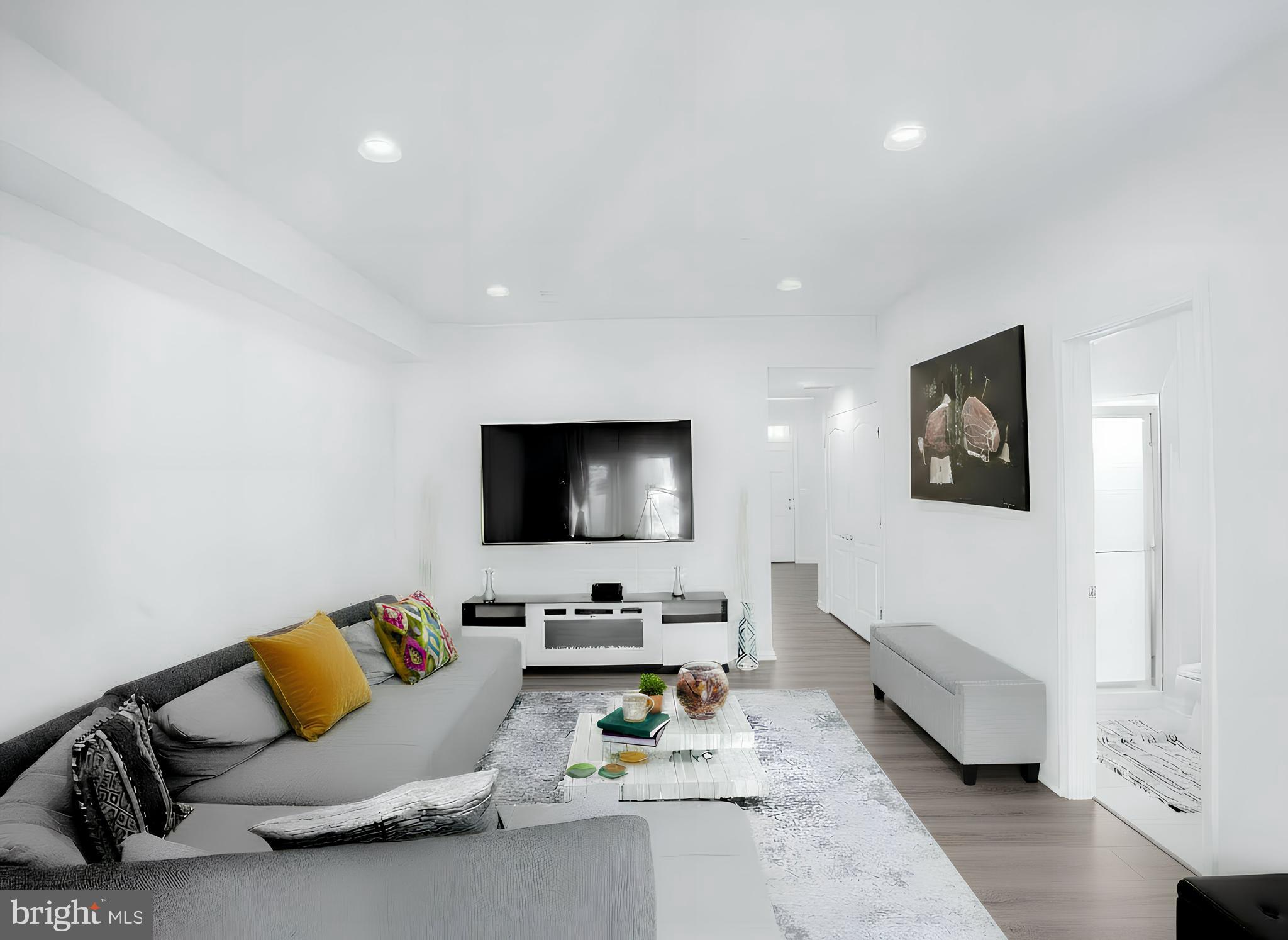 VISTA GARDENS - Residential Lease