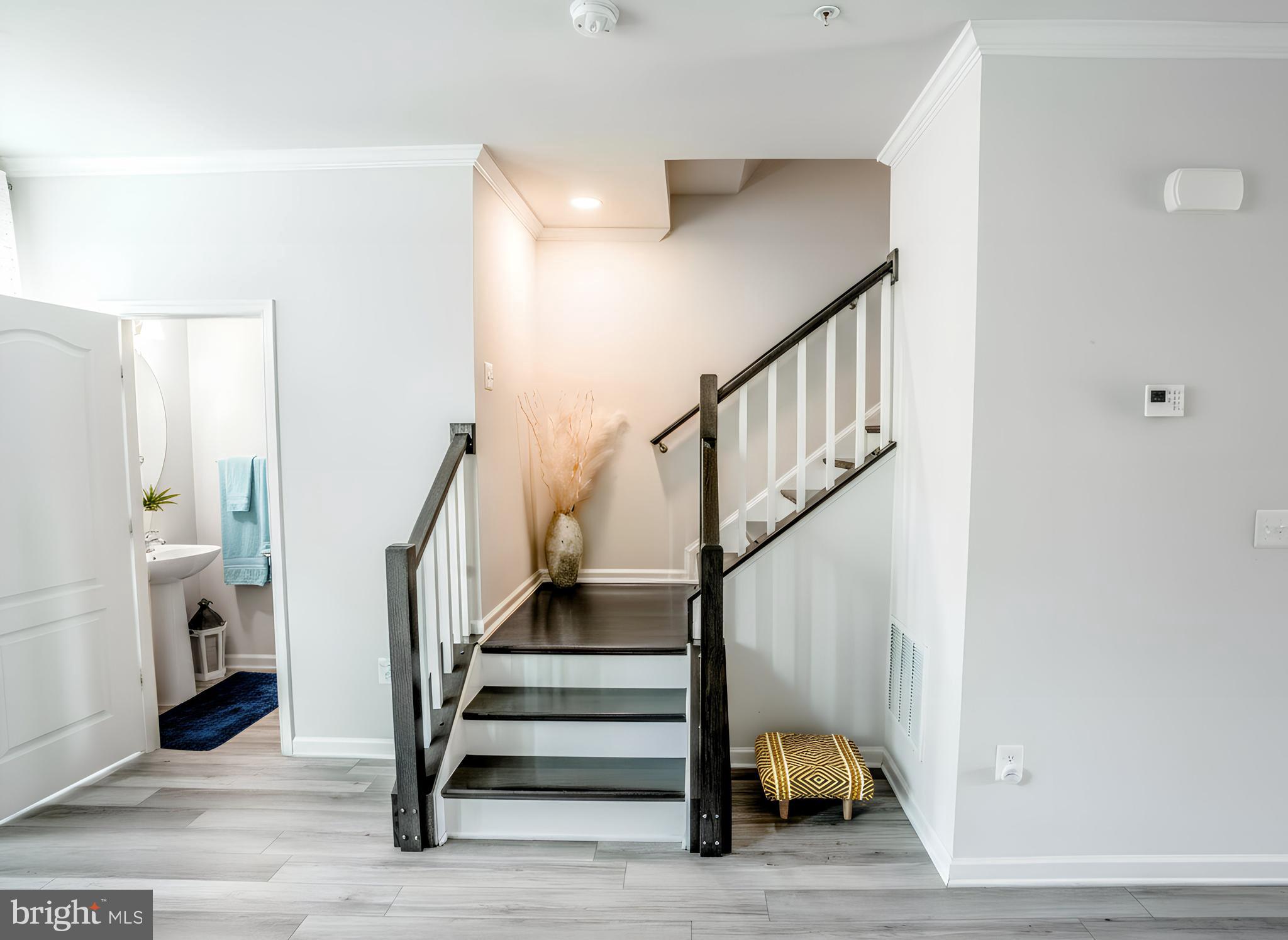 VISTA GARDENS - Residential Lease