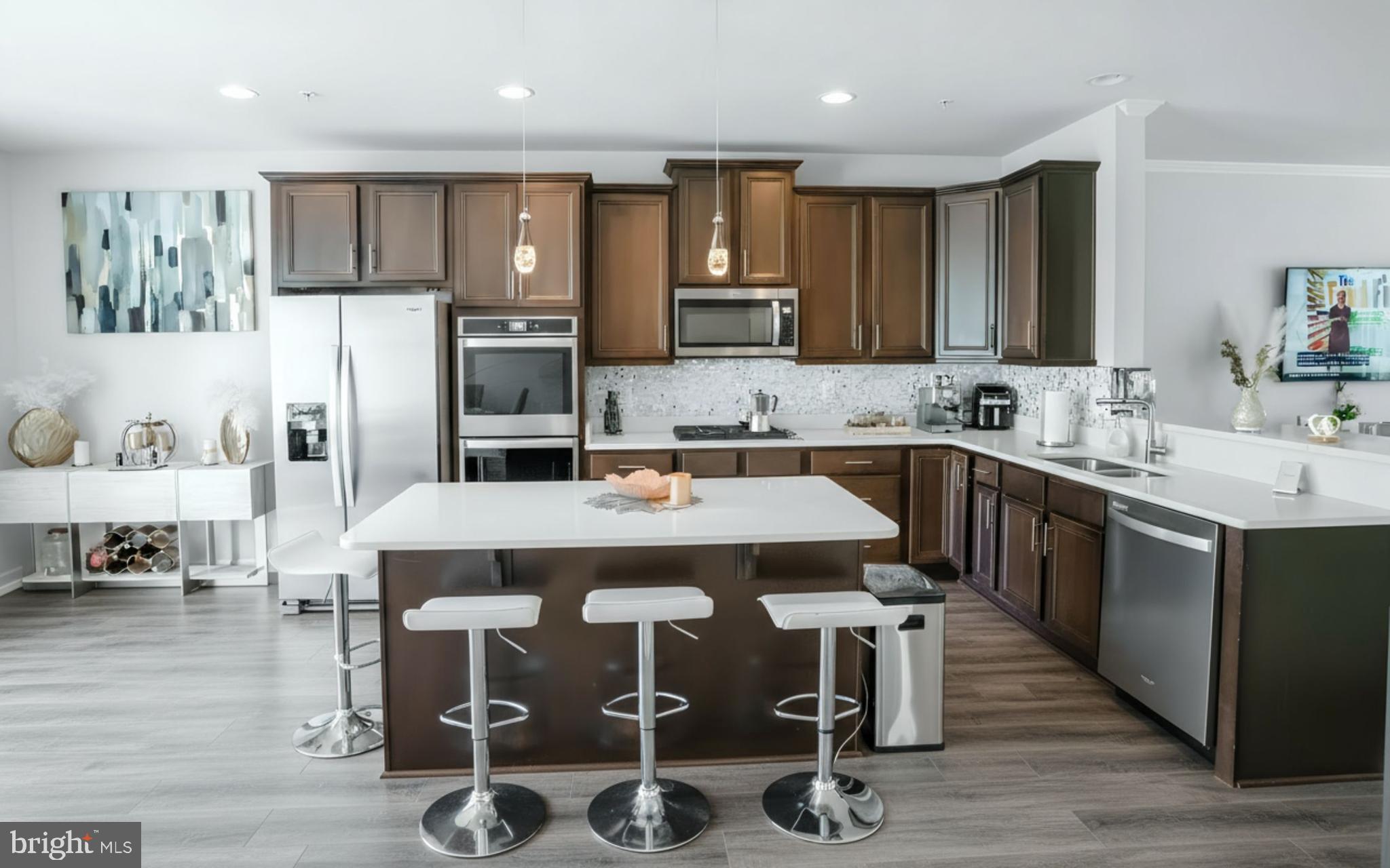 VISTA GARDENS - Residential Lease