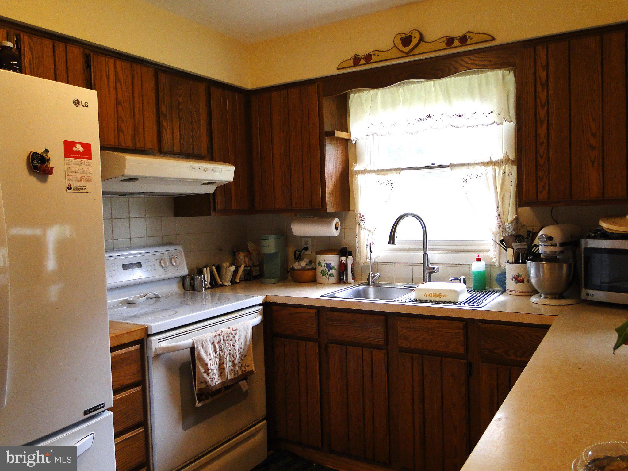 8 CLOVER LANE