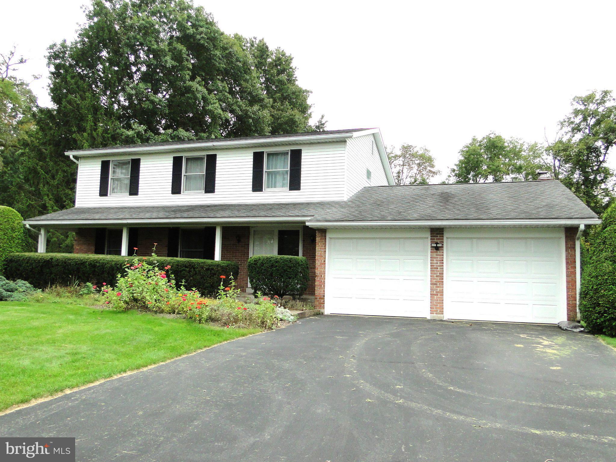 8 CLOVER LANE