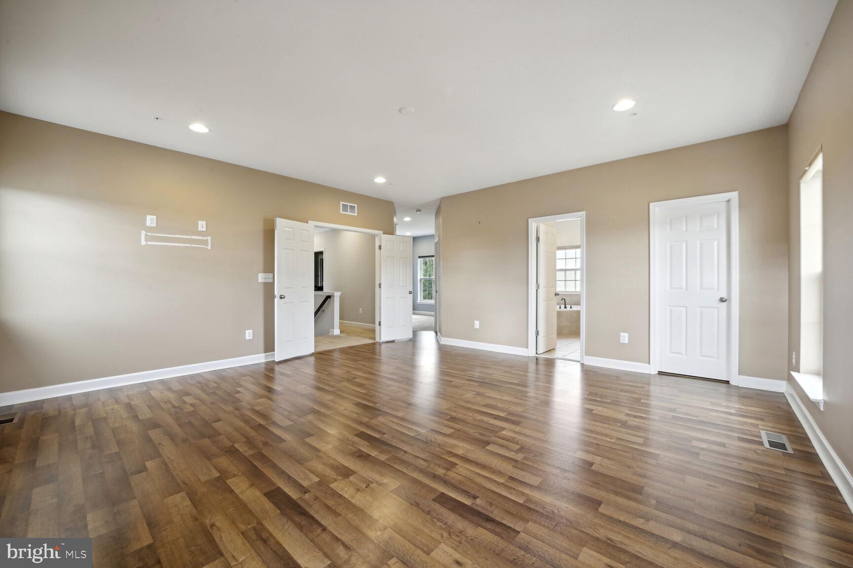 THE VINEYARDS - Residential