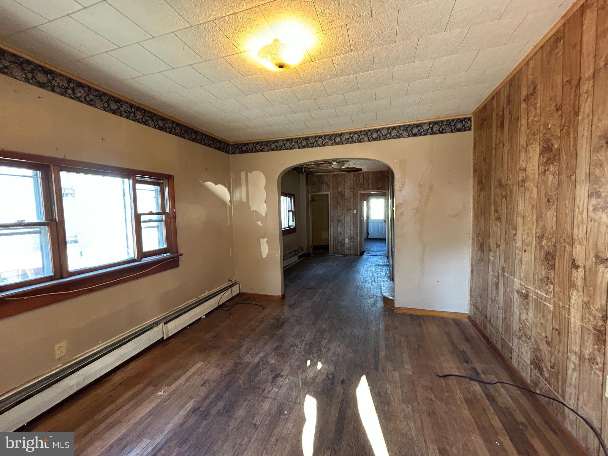 123 W MONTGOMERY STREET