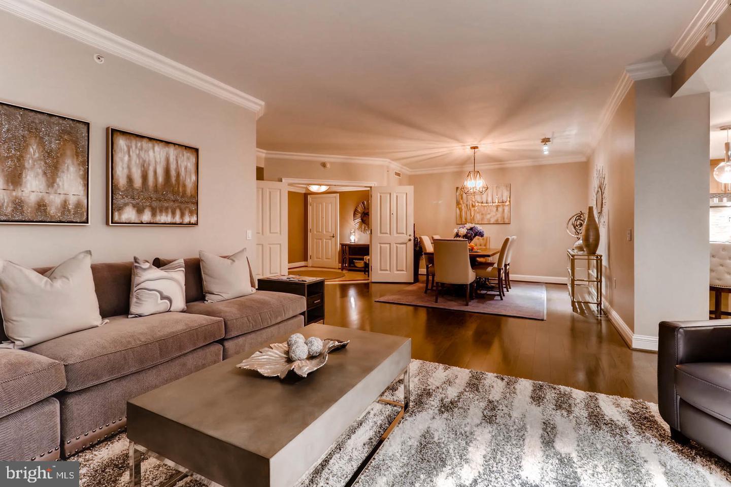 THE RITZ-CARLTON RESIDENCES - Residential Lease