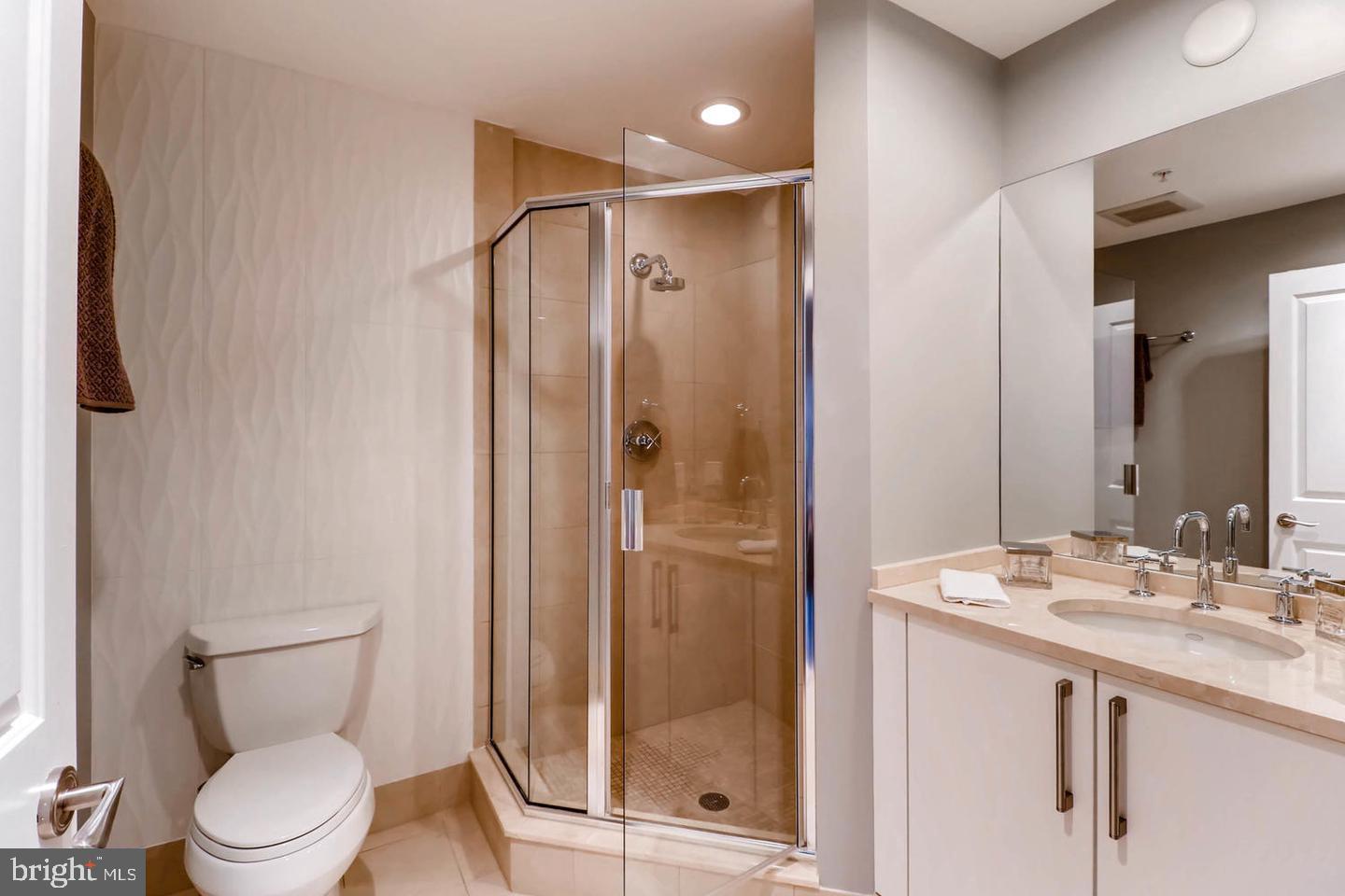 THE RITZ-CARLTON RESIDENCES - Residential Lease