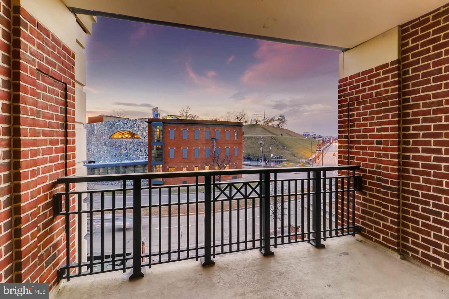 THE RITZ-CARLTON RESIDENCES - Residential Lease