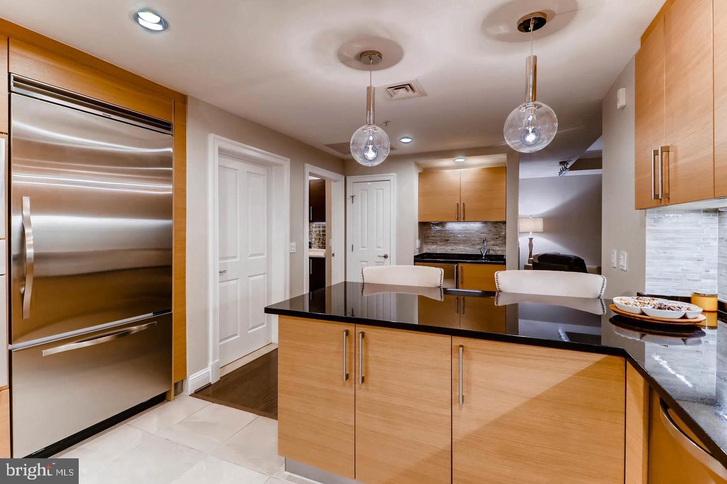 THE RITZ-CARLTON RESIDENCES - Residential Lease