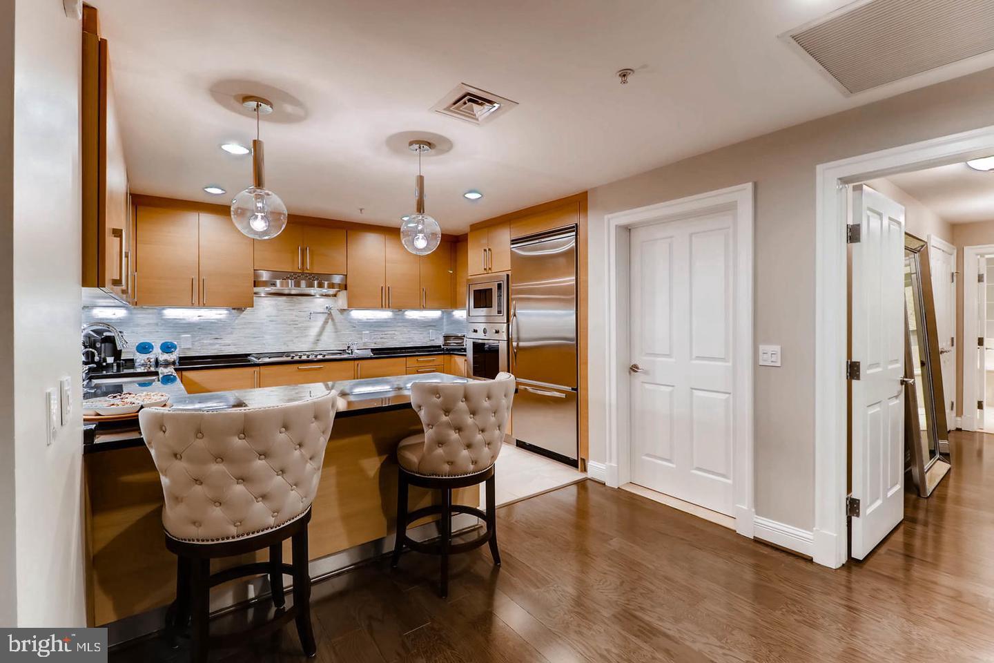 THE RITZ-CARLTON RESIDENCES - Residential Lease