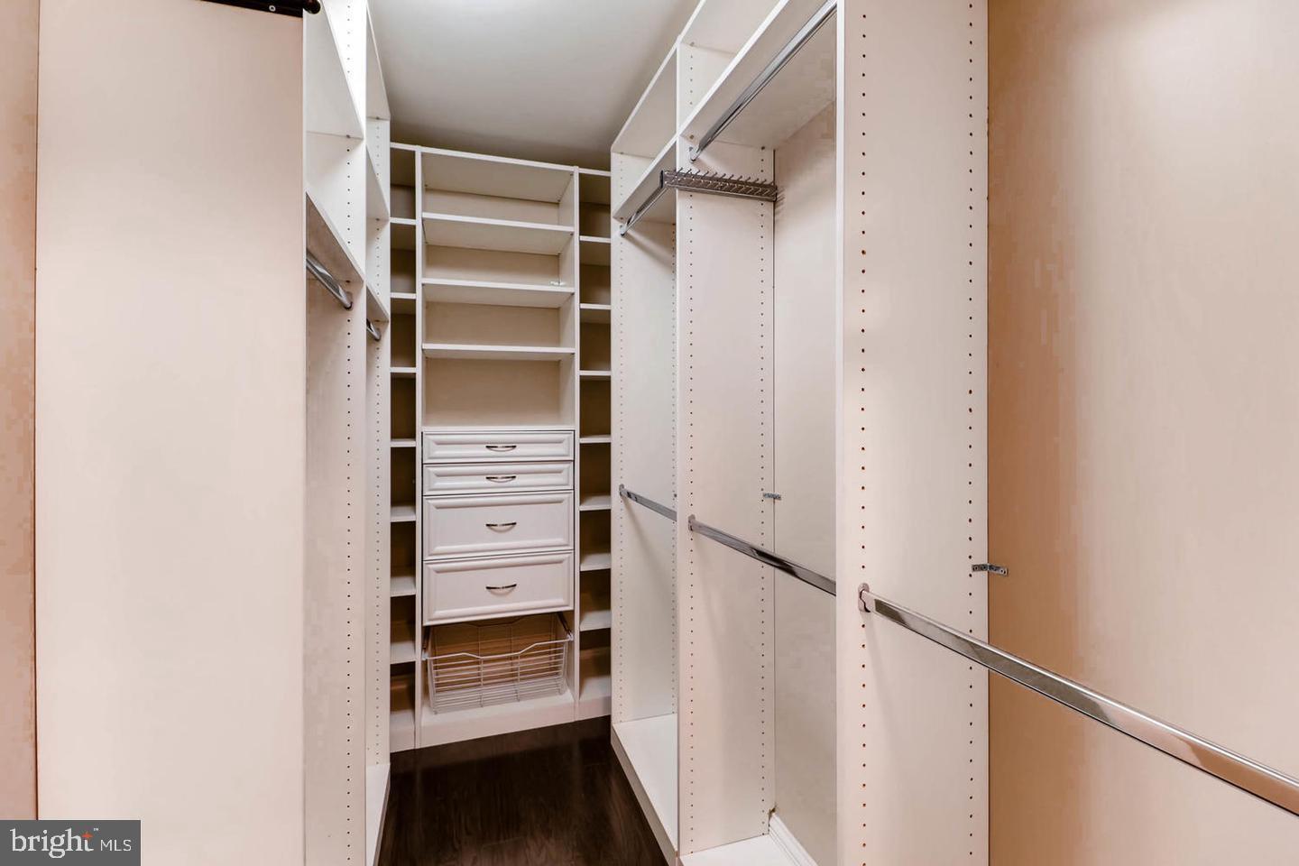 THE RITZ-CARLTON RESIDENCES - Residential Lease