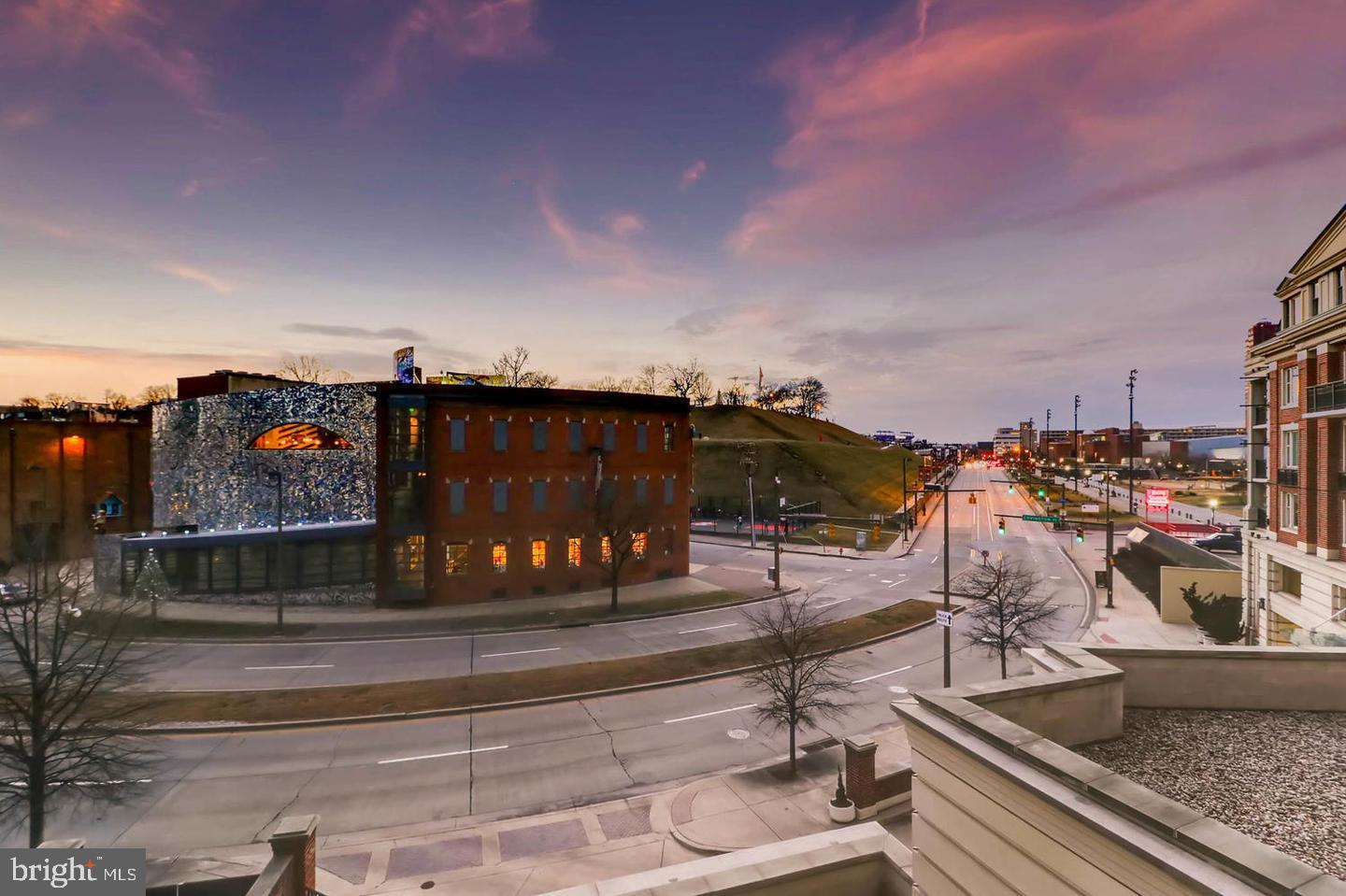 THE RITZ-CARLTON RESIDENCES - Residential Lease