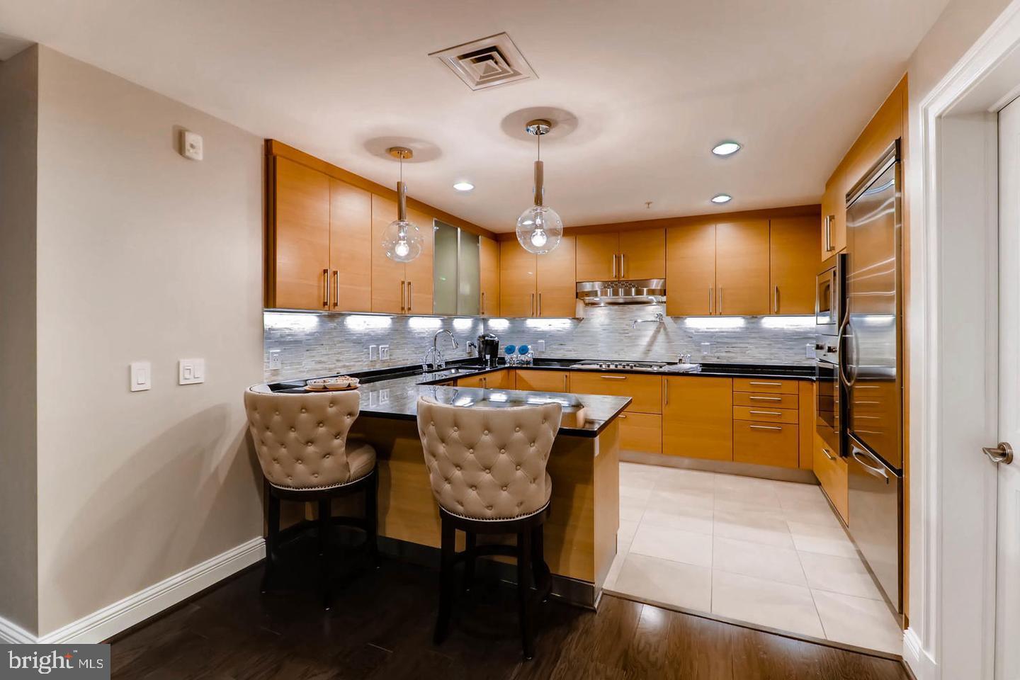 THE RITZ-CARLTON RESIDENCES - Residential Lease