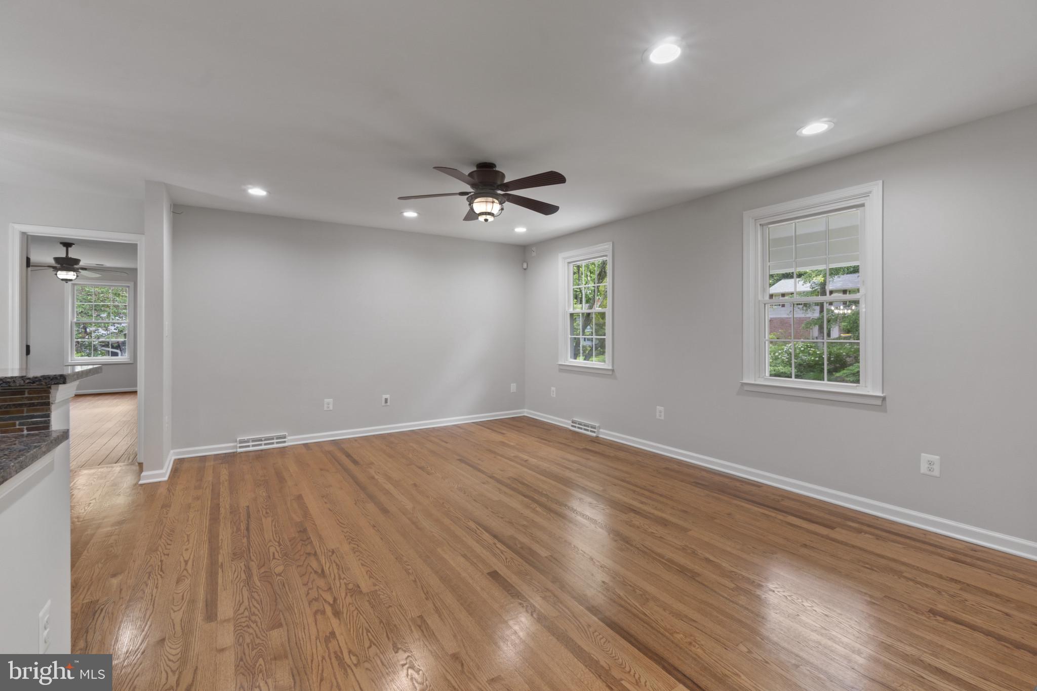 900 RANDELL ROAD