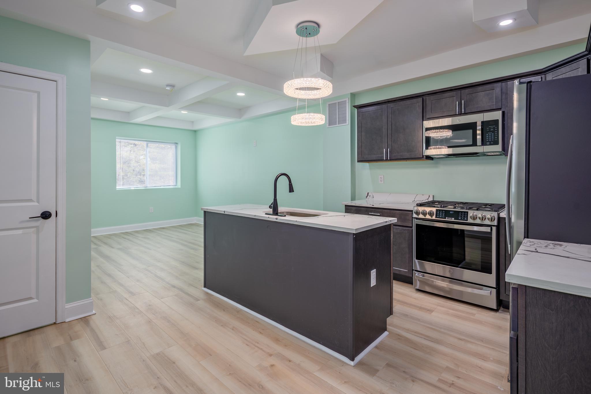 HIGHLANDTOWN - Residential