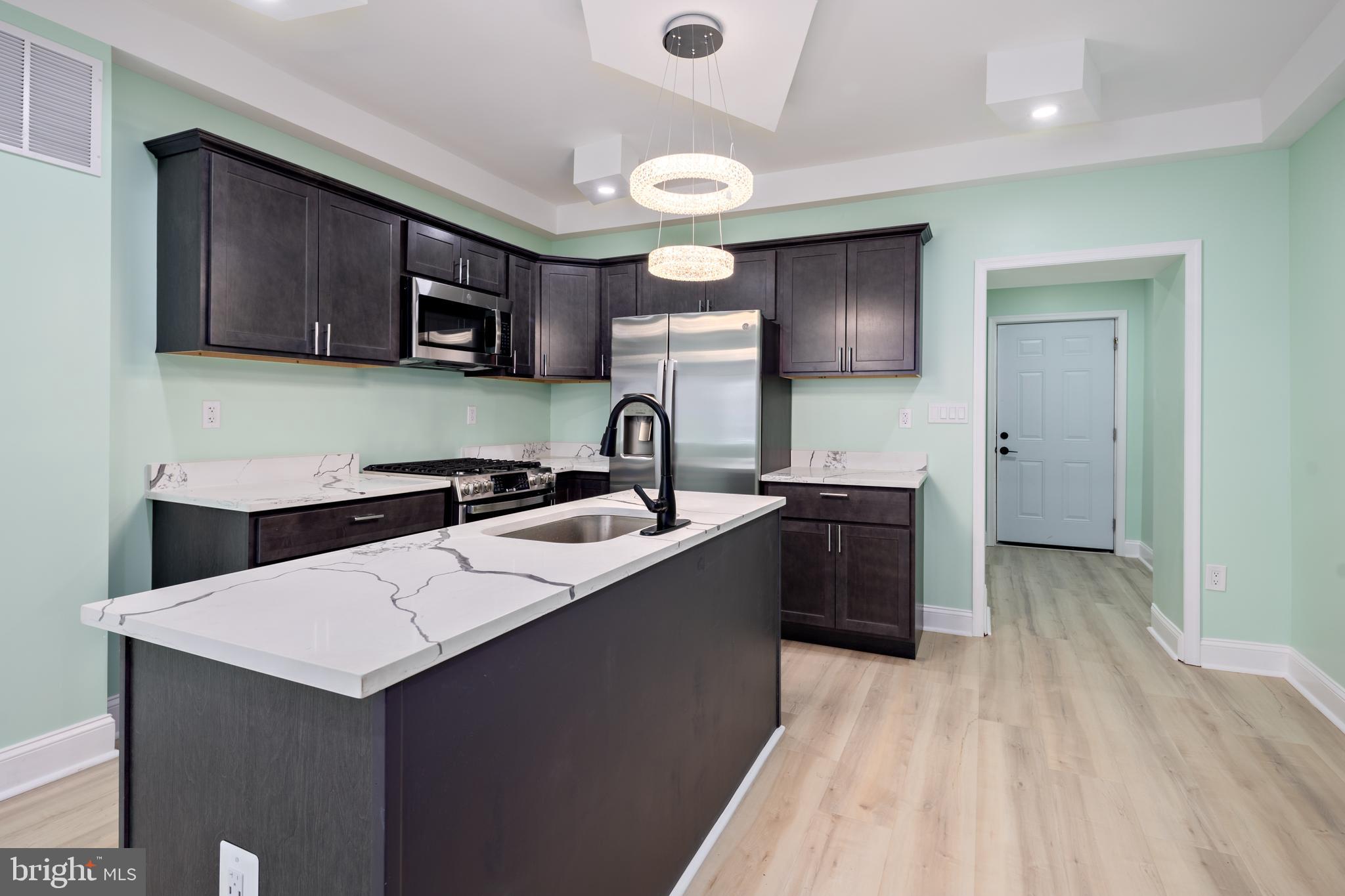 HIGHLANDTOWN - Residential