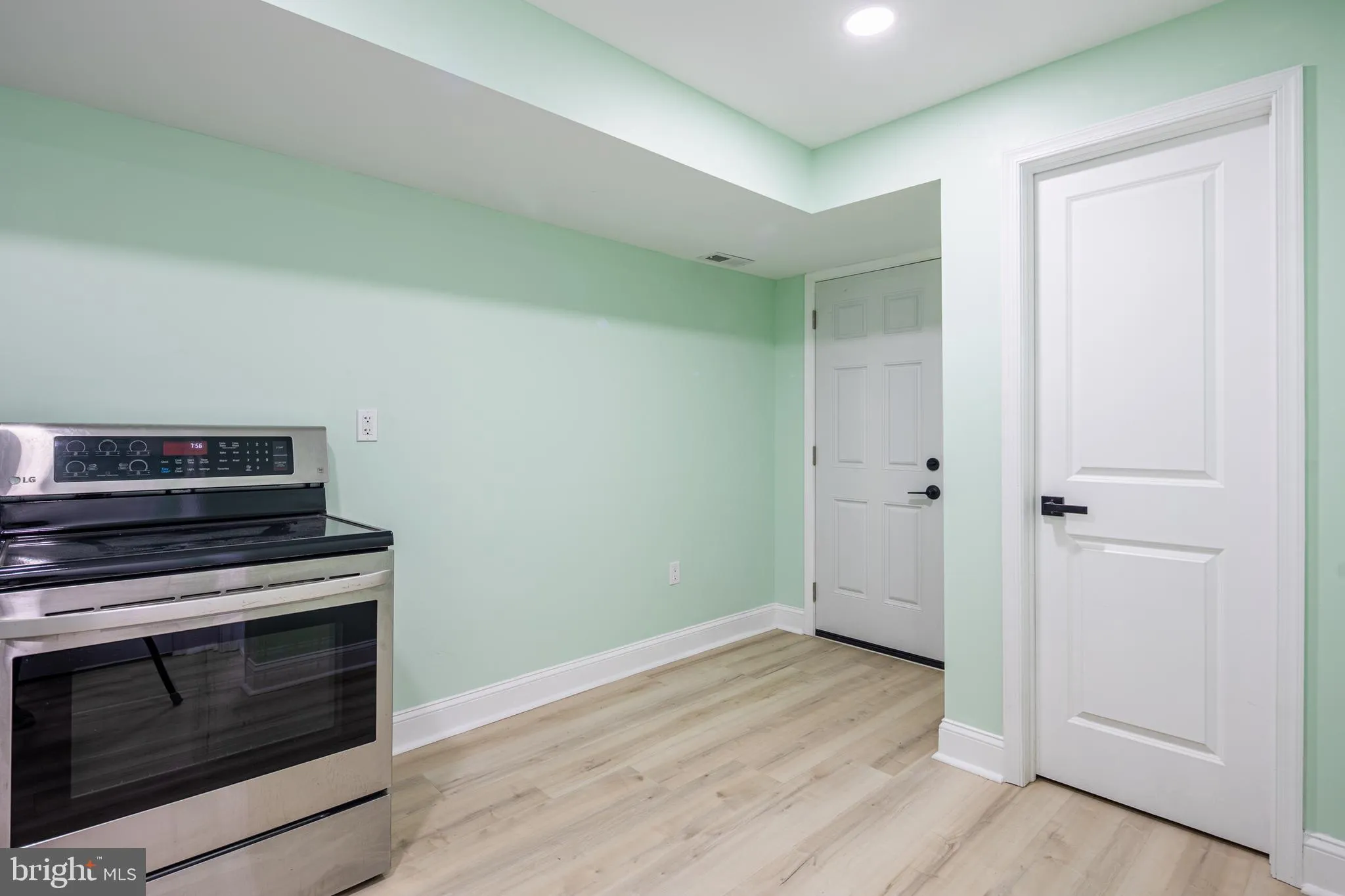 Baltimore, Maryland 21224, United States, 3 Bedrooms Bedrooms, ,3 BathroomsBathrooms,Residential,Active,123882