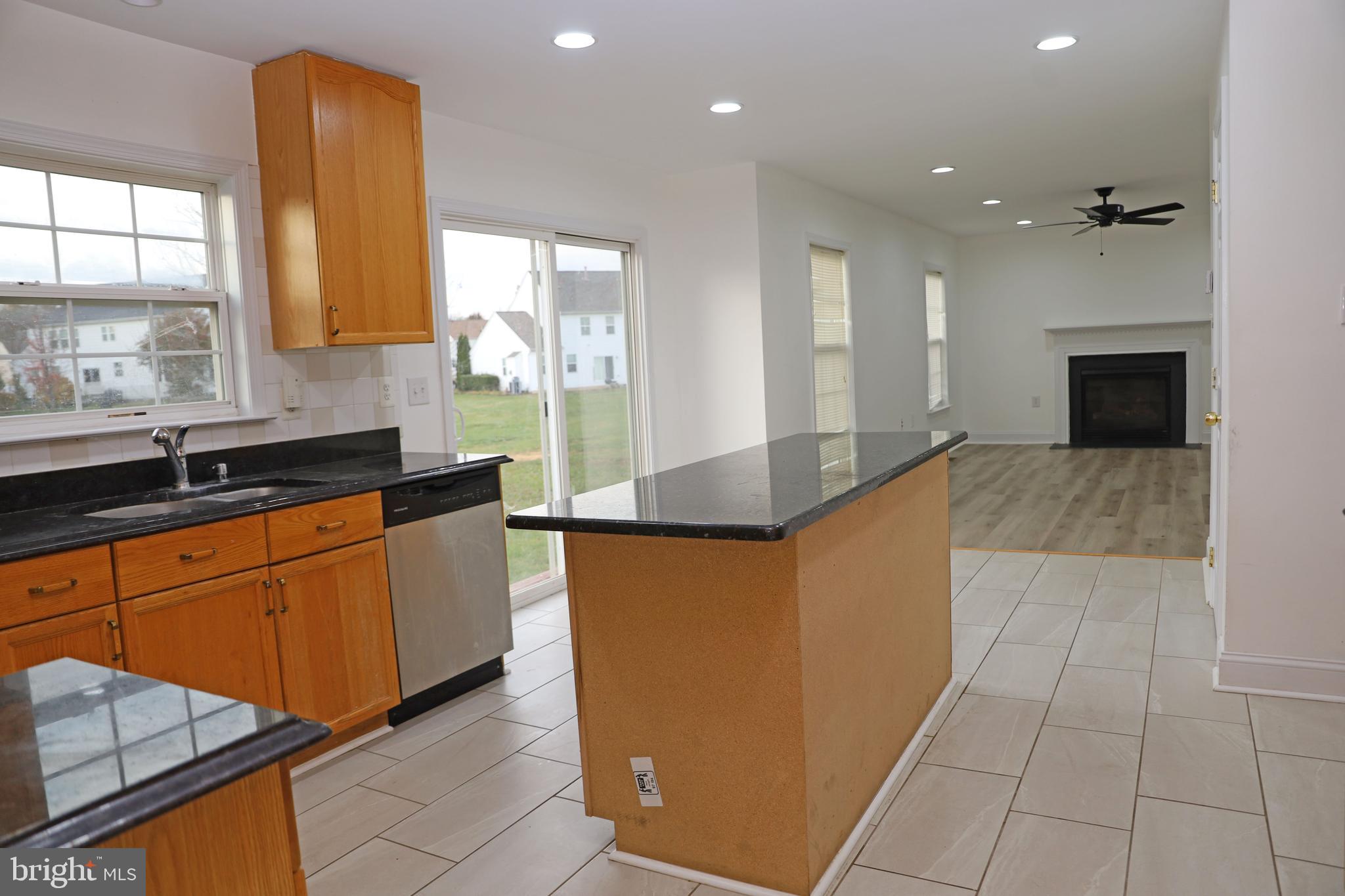 MCCAULEY CROSSING - Residential Lease