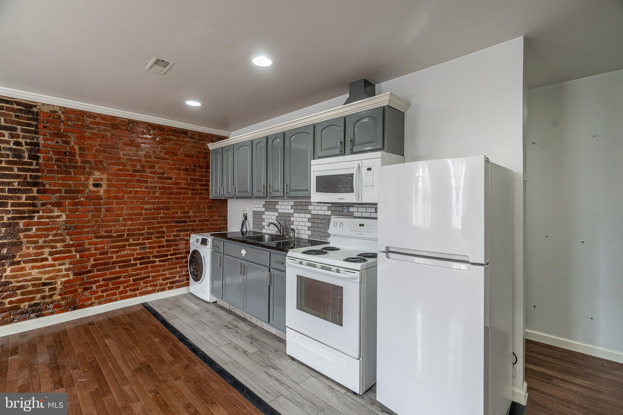 FISHTOWN - Residential Lease