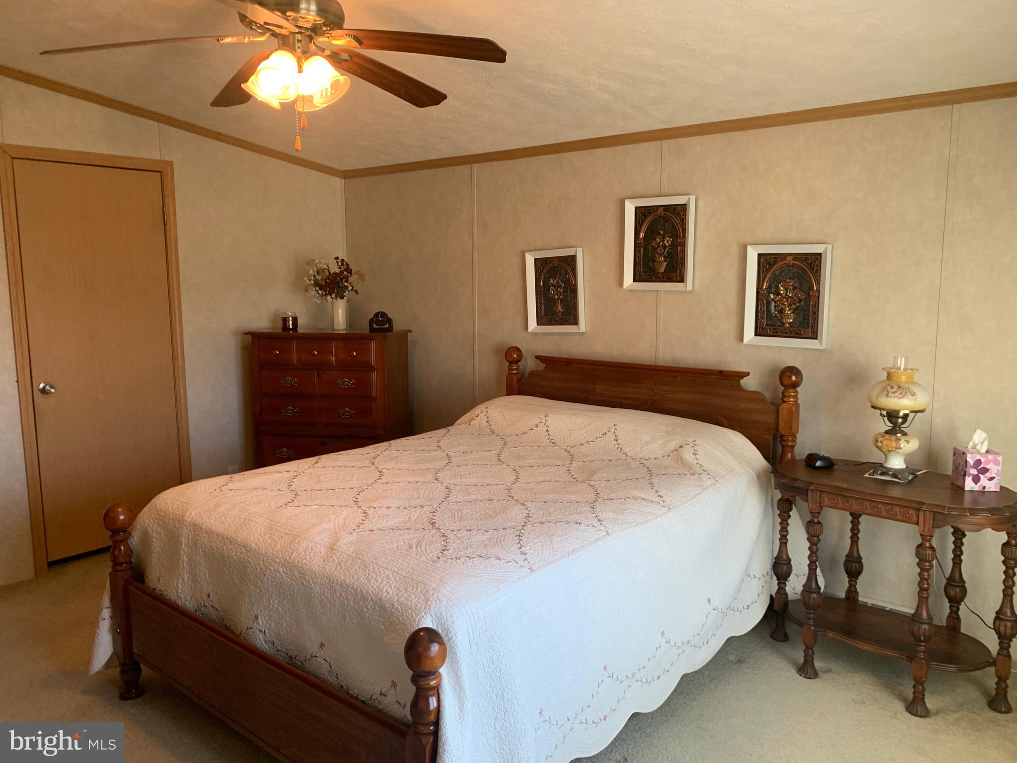 LAKESIDE VILLAGE - Residential