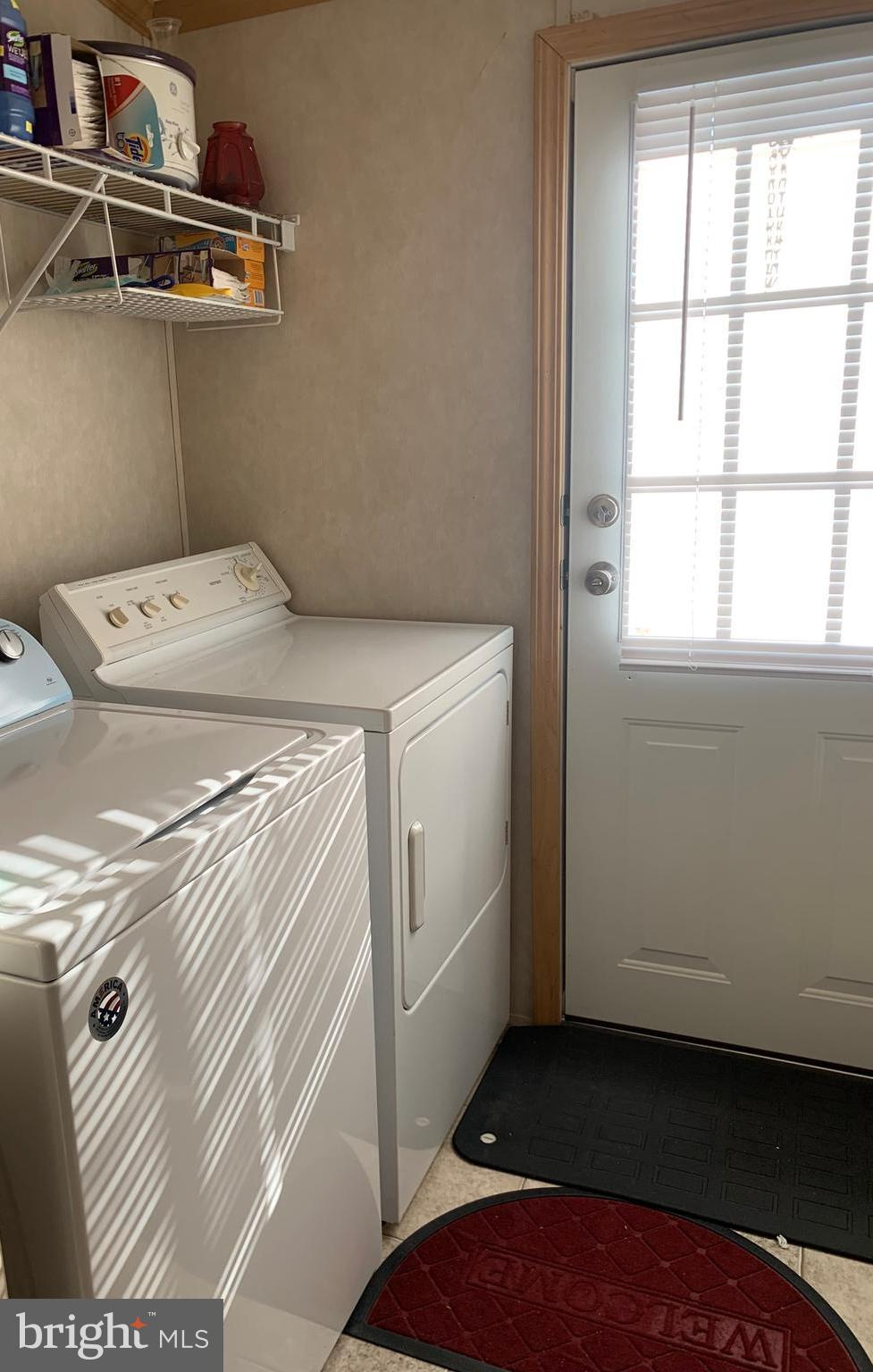 LAKESIDE VILLAGE - Residential