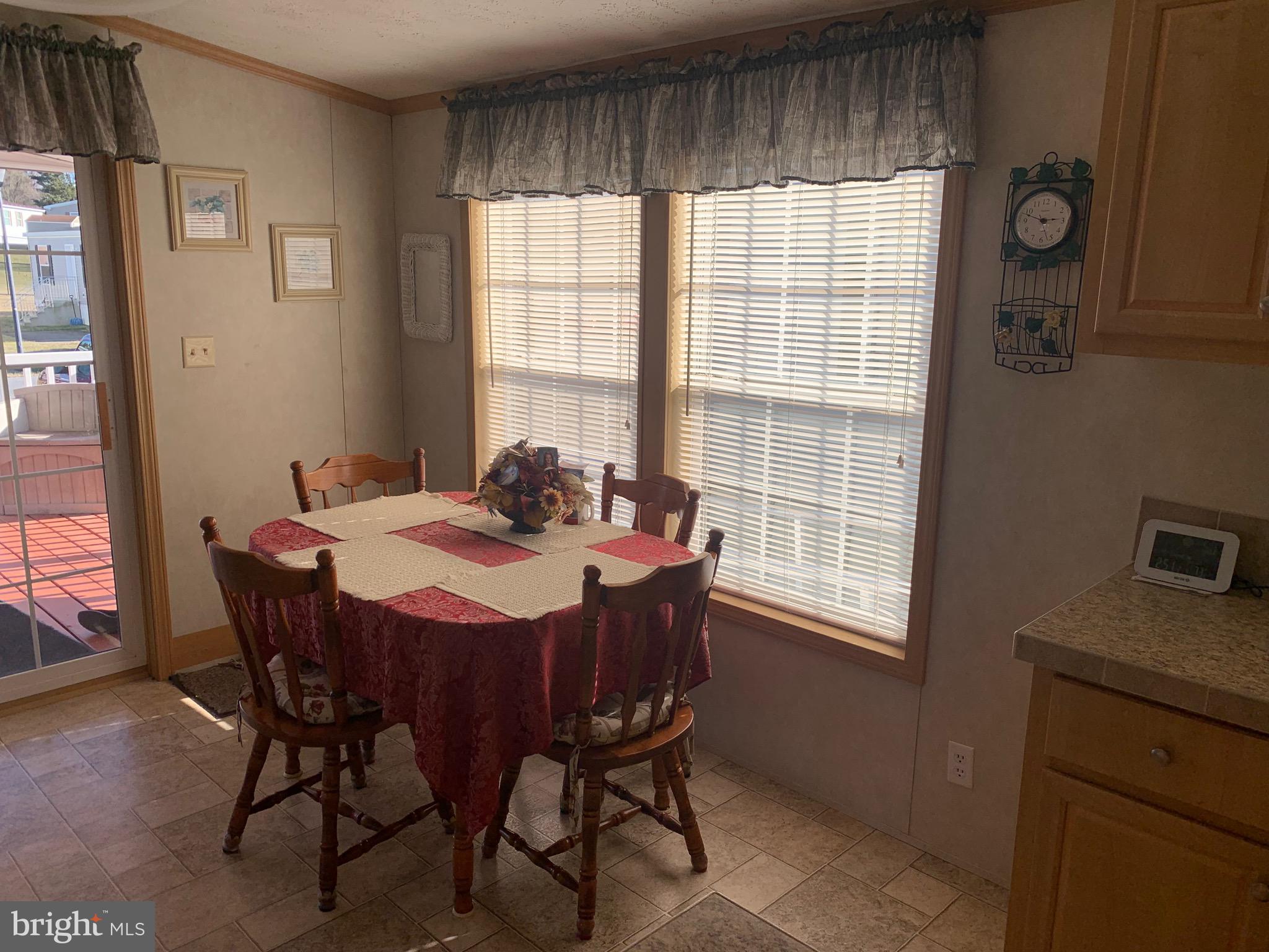 LAKESIDE VILLAGE - Residential