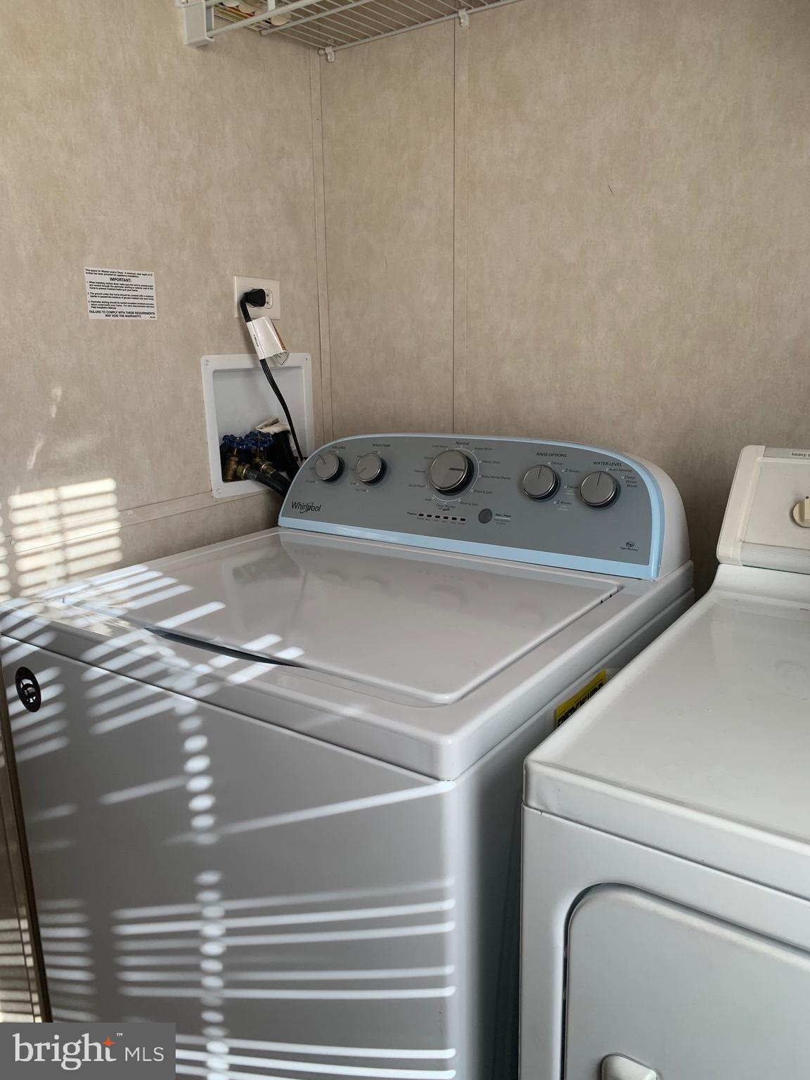 LAKESIDE VILLAGE - Residential