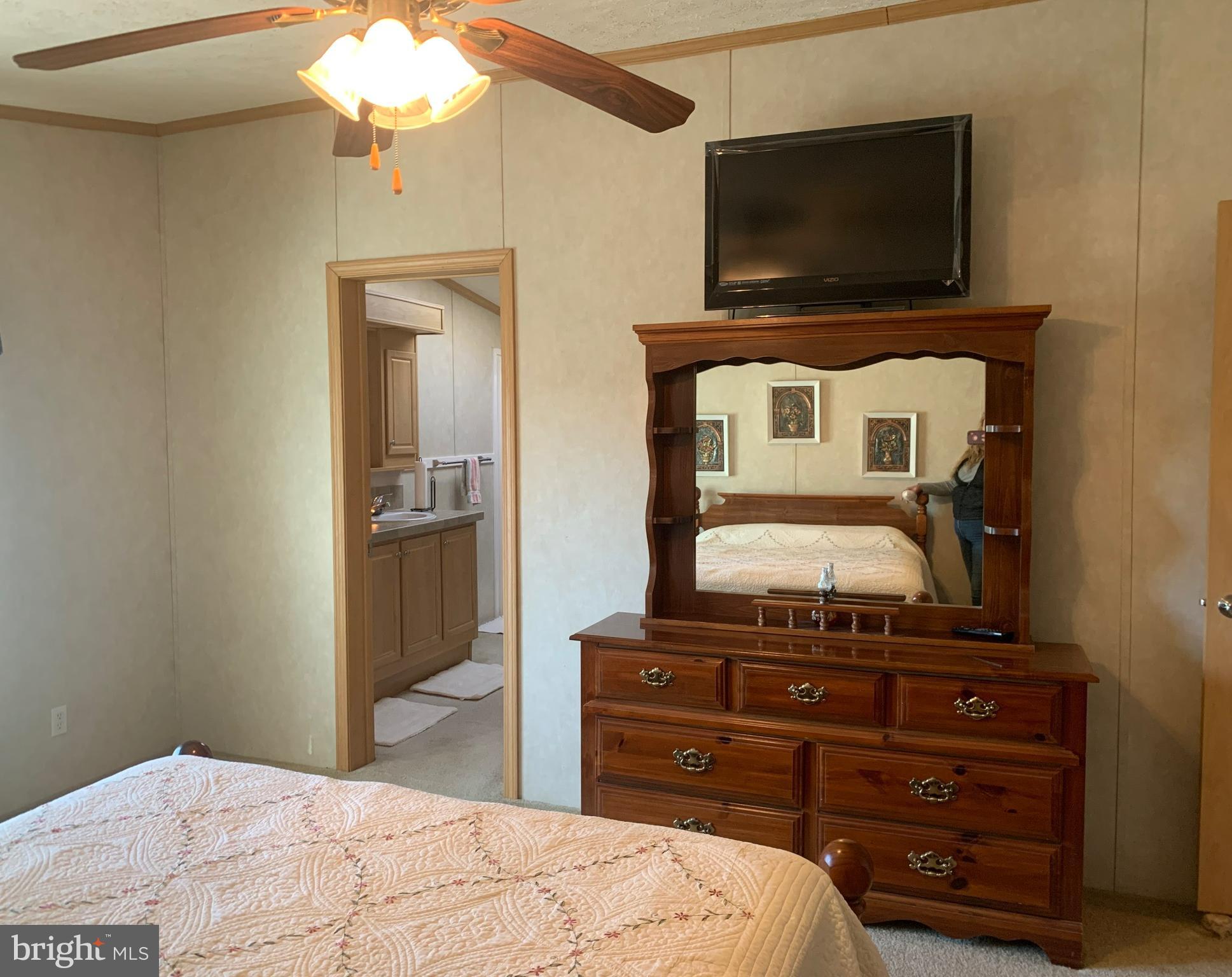 LAKESIDE VILLAGE - Residential