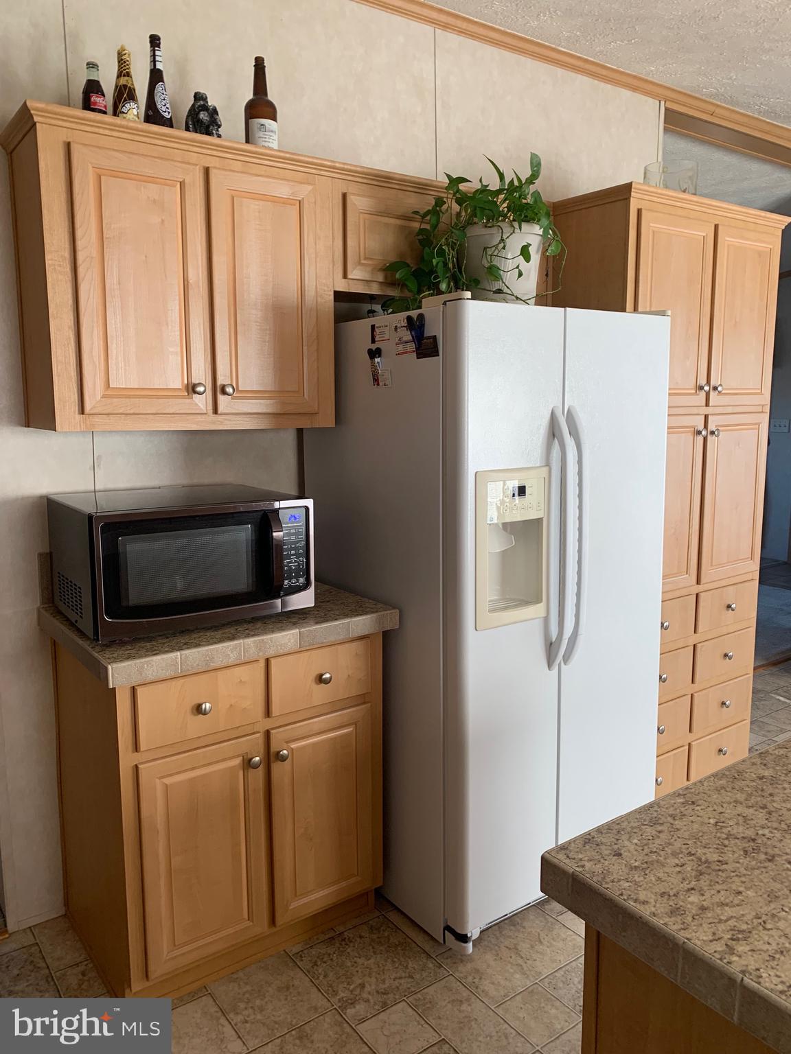 LAKESIDE VILLAGE - Residential