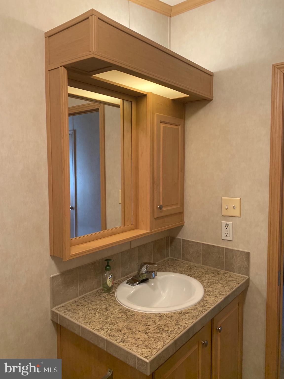 LAKESIDE VILLAGE - Residential