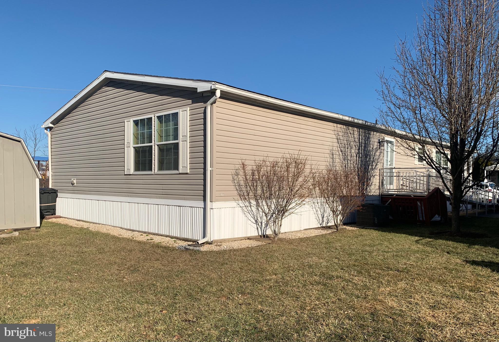 LAKESIDE VILLAGE - Residential