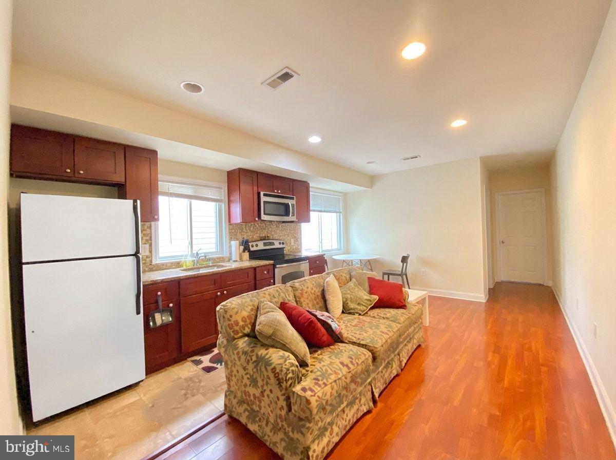 1417 N 17TH STREET 2R