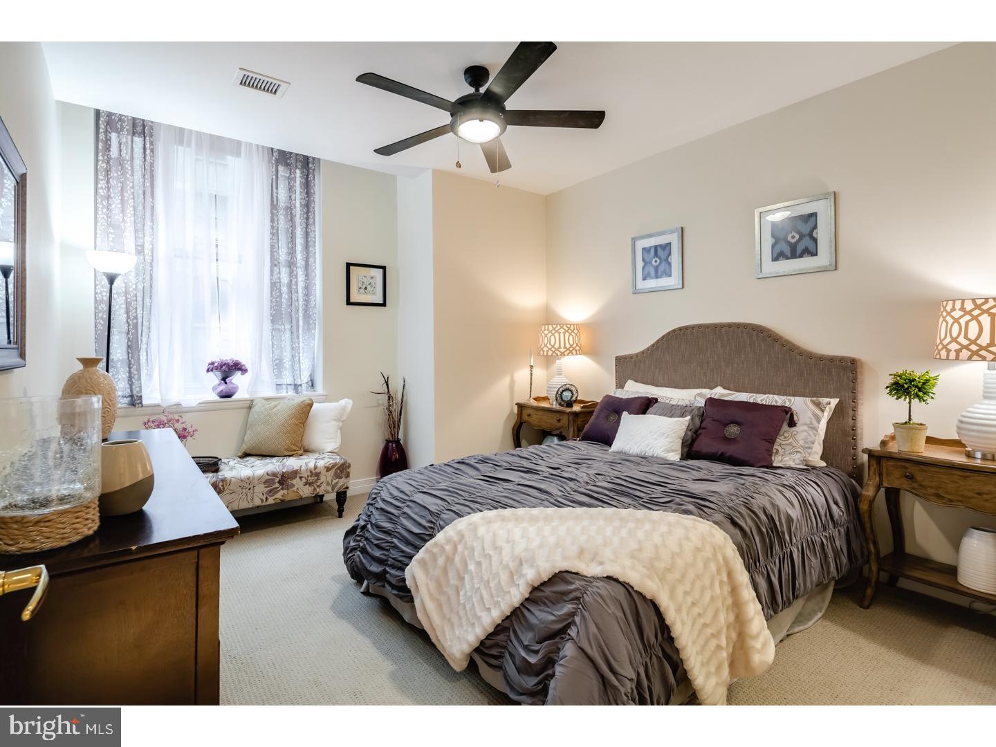 LOGAN SQUARE - Residential