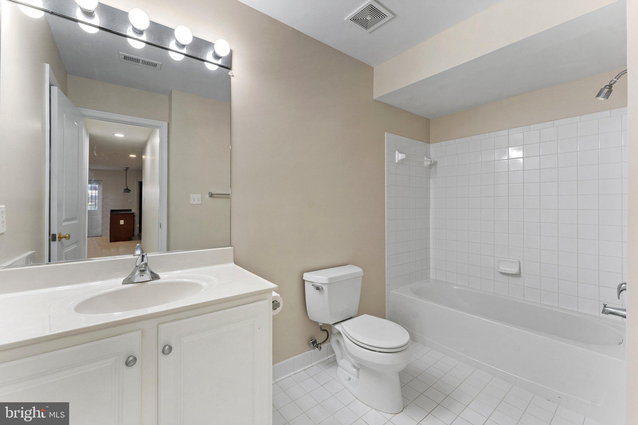 VINT HILL - Residential