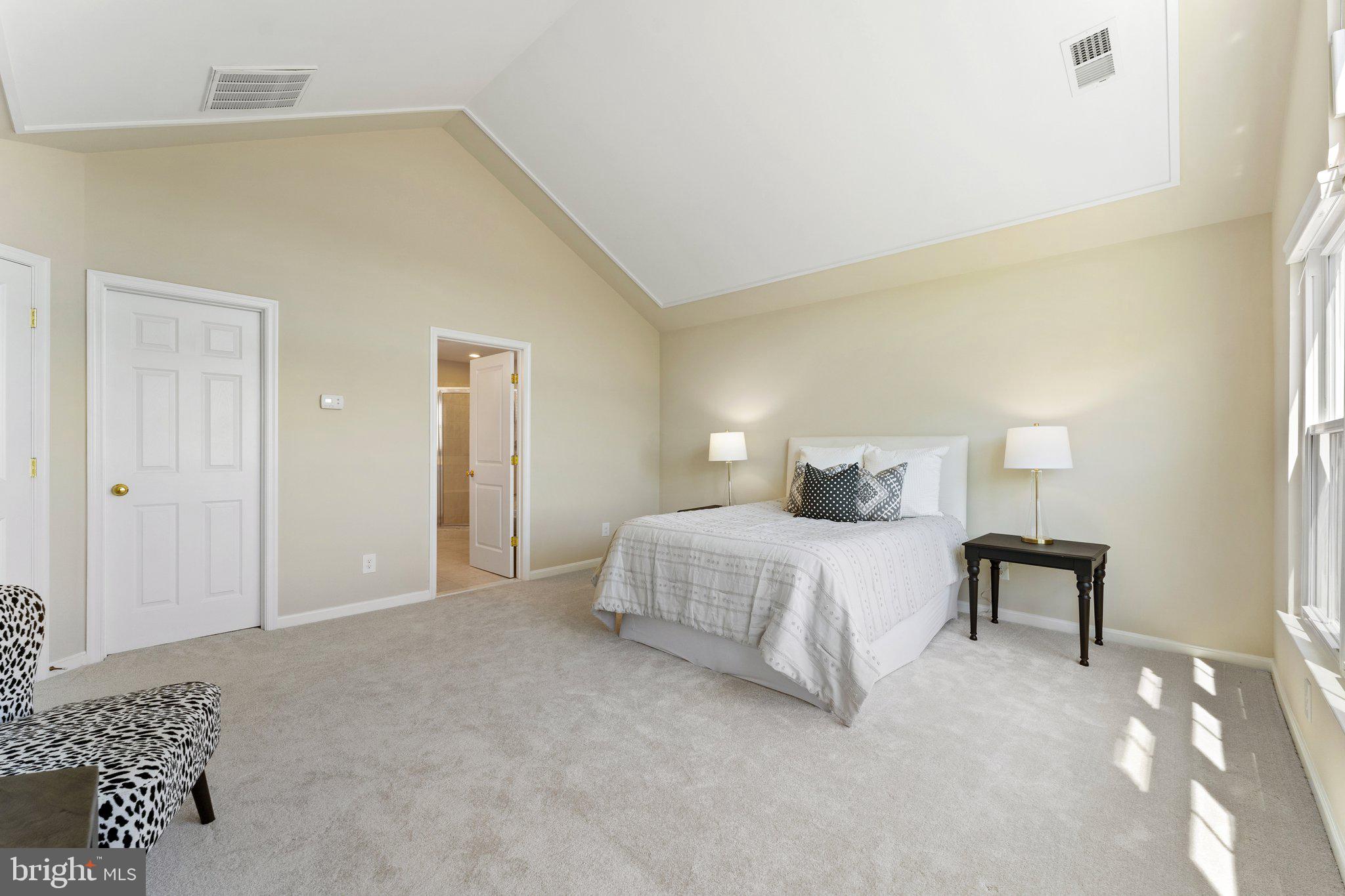 VINT HILL - Residential