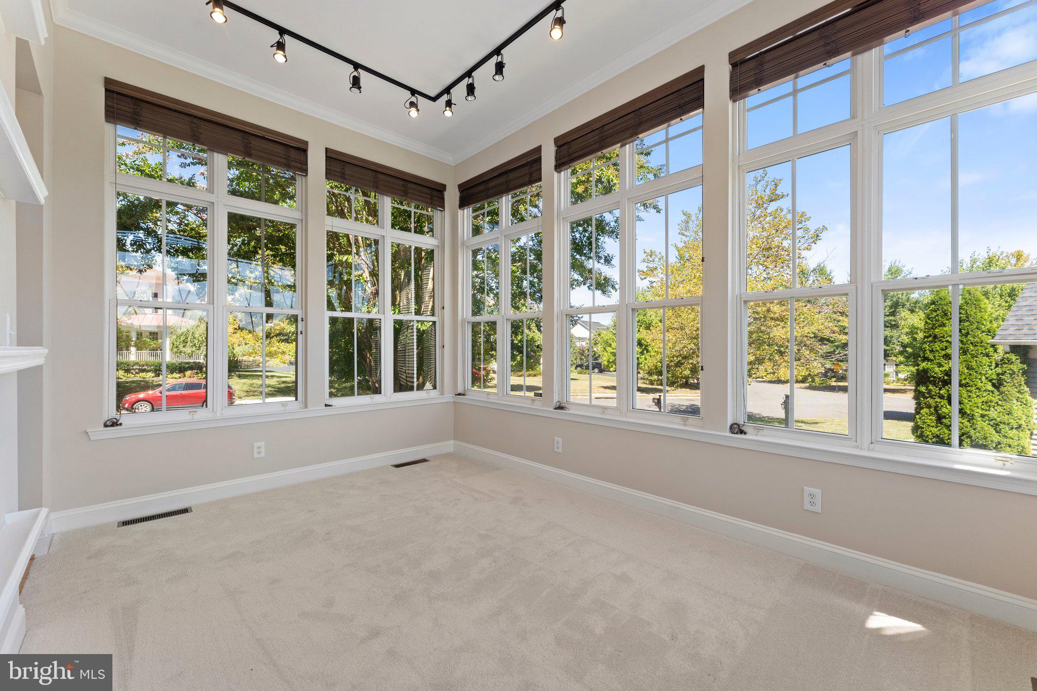 VINT HILL - Residential