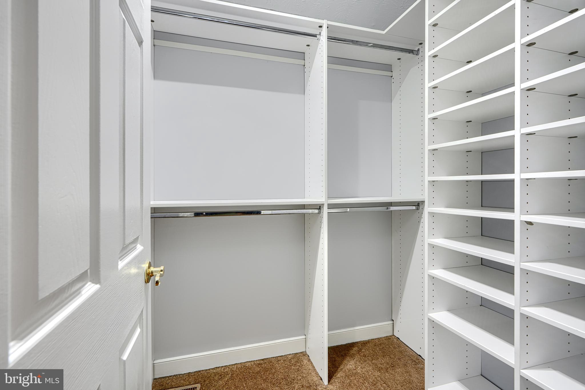 OVERVIEW MANOR - Residential