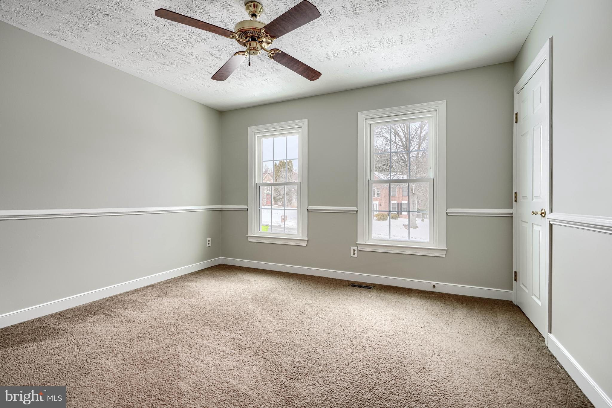 OVERVIEW MANOR - Residential