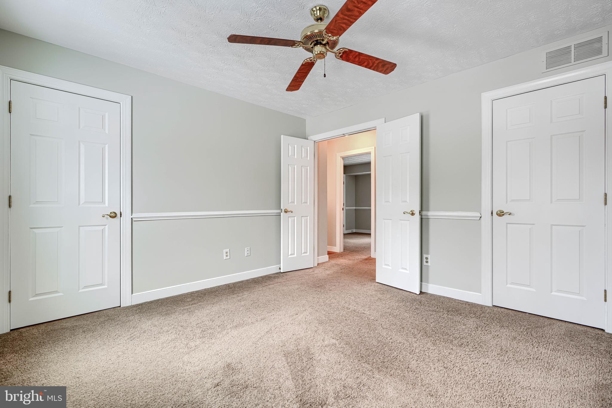 OVERVIEW MANOR - Residential