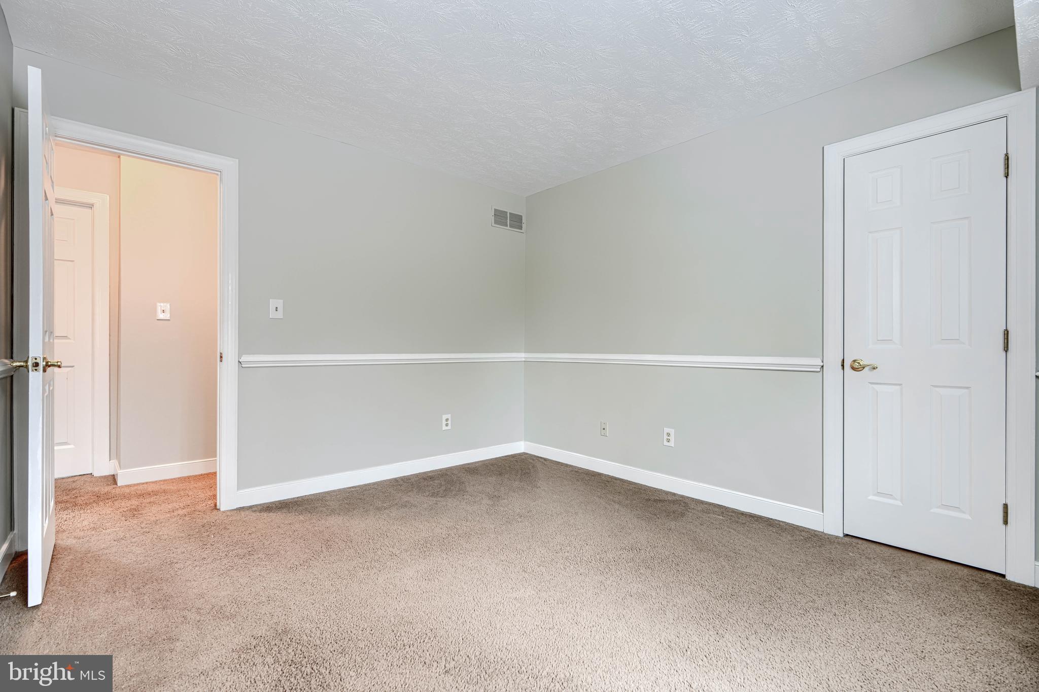 OVERVIEW MANOR - Residential