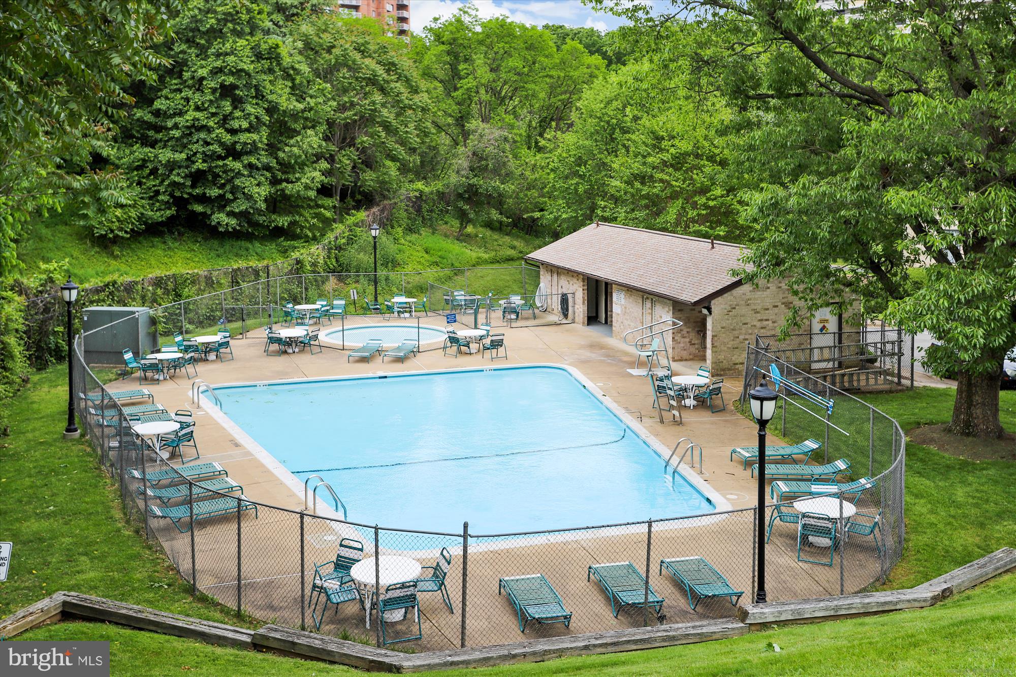 EDSALL BLUFF - Residential