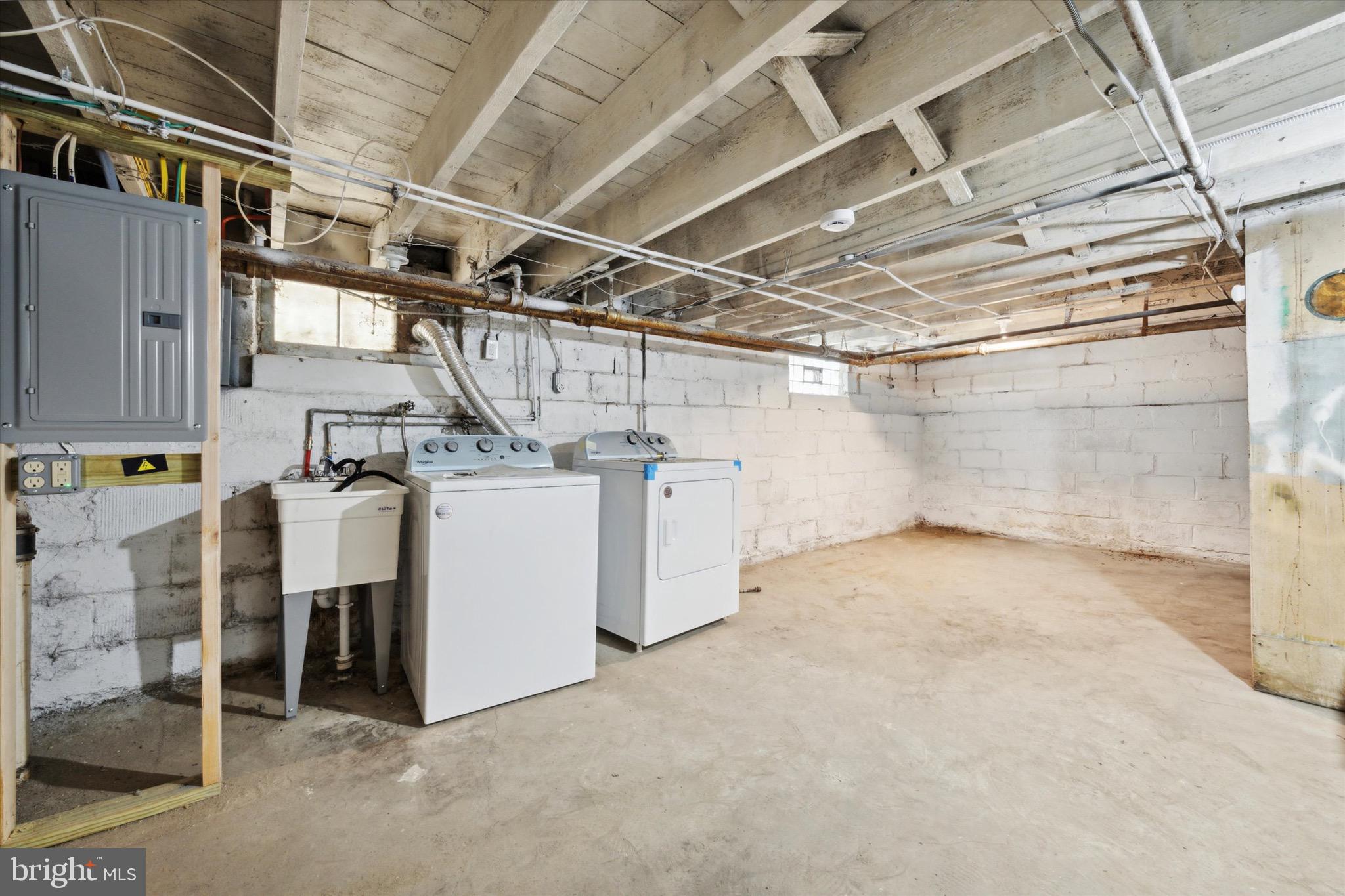 FOLCROFT - Residential Lease